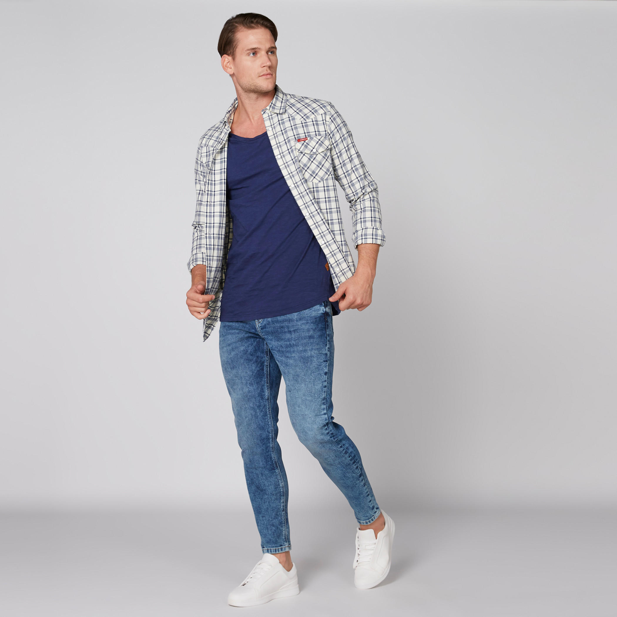 بنطال جينز طويل بزر إغلاق وجيوب من لي كوبر-men-clothing-bottoms-jeans-image-1
