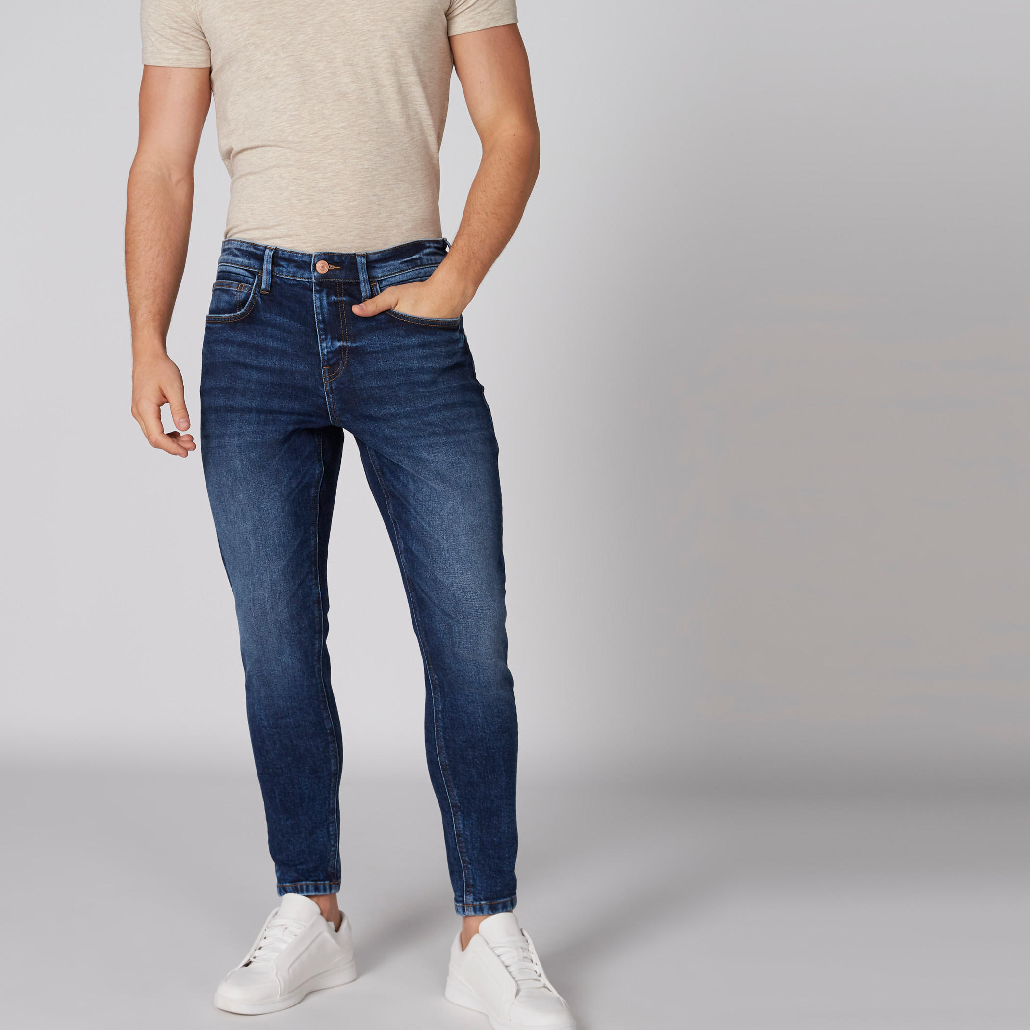 بنطال جينز طويل بزر إغلاق وجيوب من لي كوبر-men-clothing-bottoms-jeans-image-3
