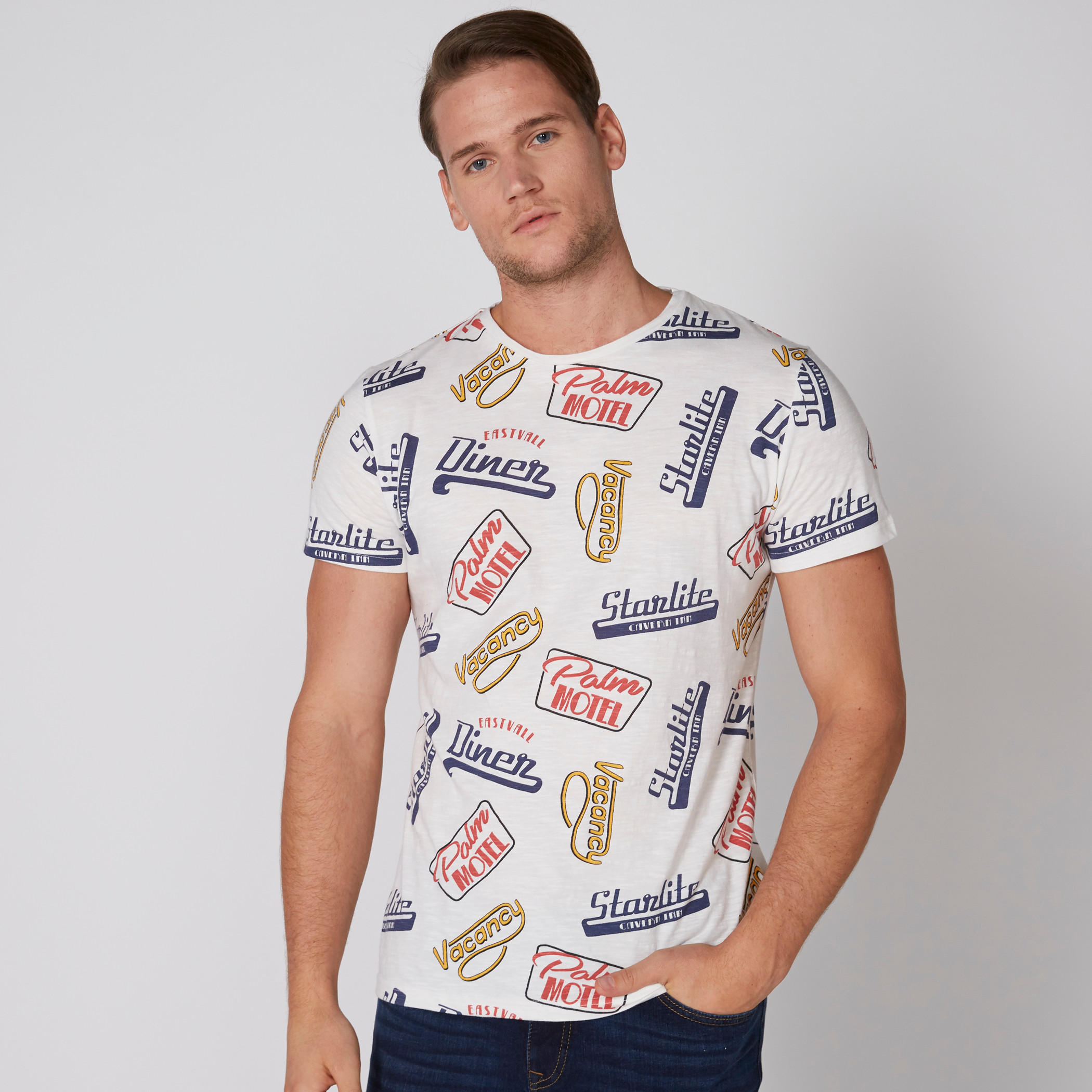 تيشيرت بياقة مستديرة وأكمام قصيرة وطبعات من لي كوبر-men-clothing-tshirtsandpolos-tshirts-image-1