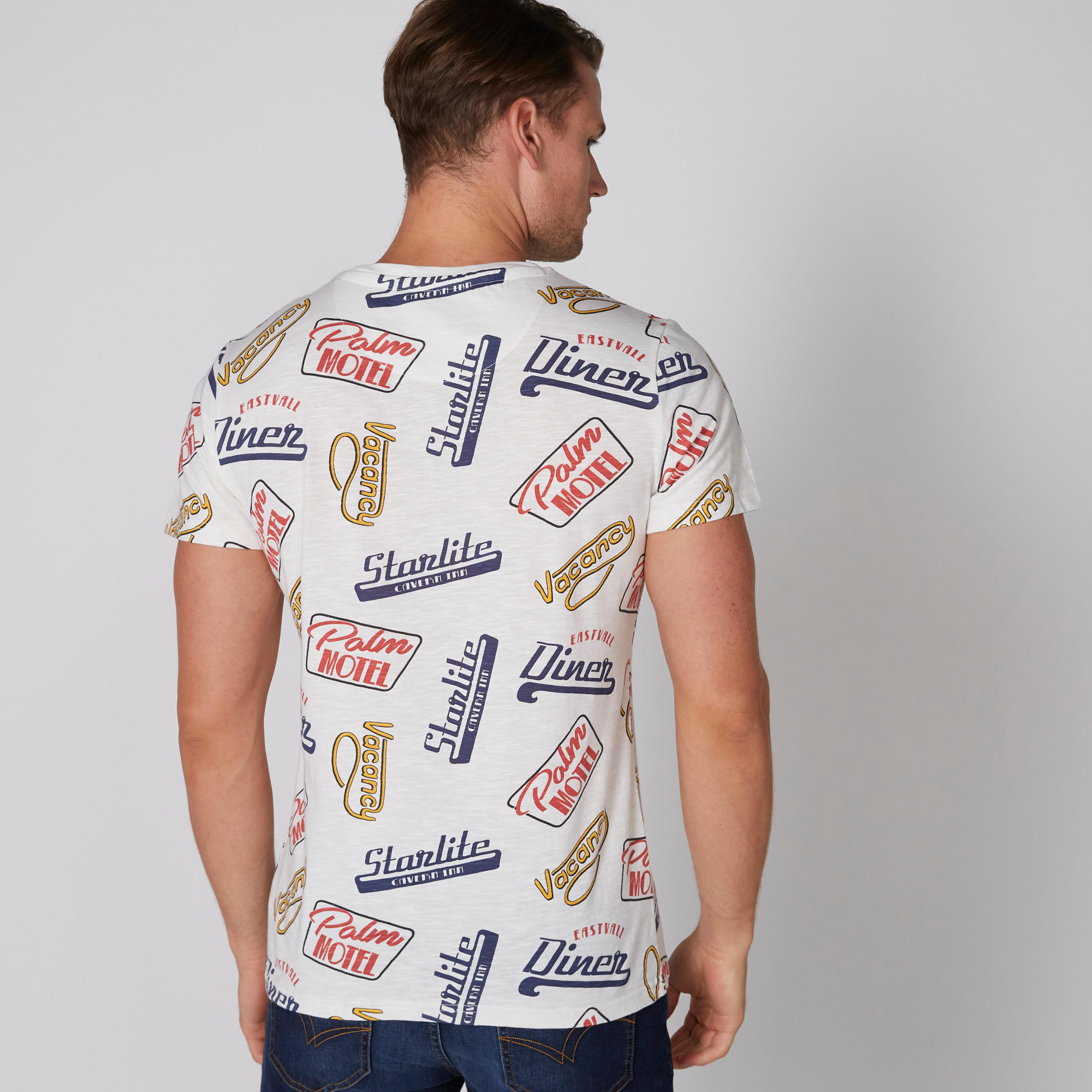 تيشيرت بياقة مستديرة وأكمام قصيرة وطبعات من لي كوبر-men-clothing-tshirtsandpolos-tshirts-image-2