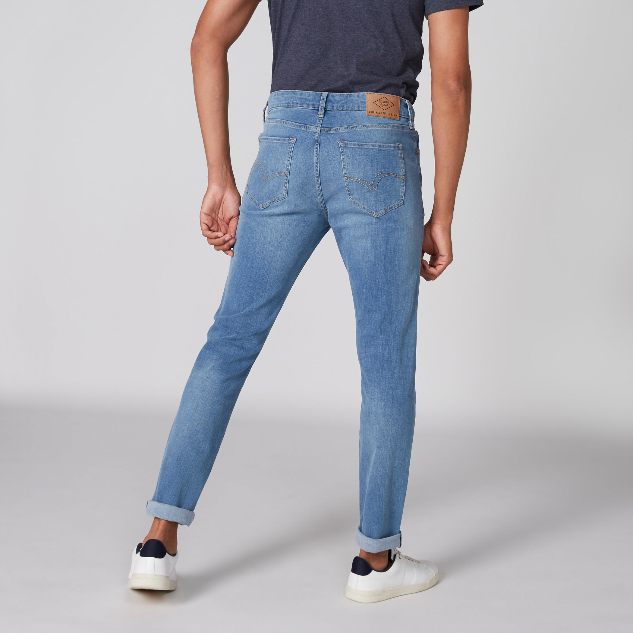 بنطال جينز طويل بزر إغلاق وجيوب من لي كوبر-men-clothing-bottoms-jeans-image-2