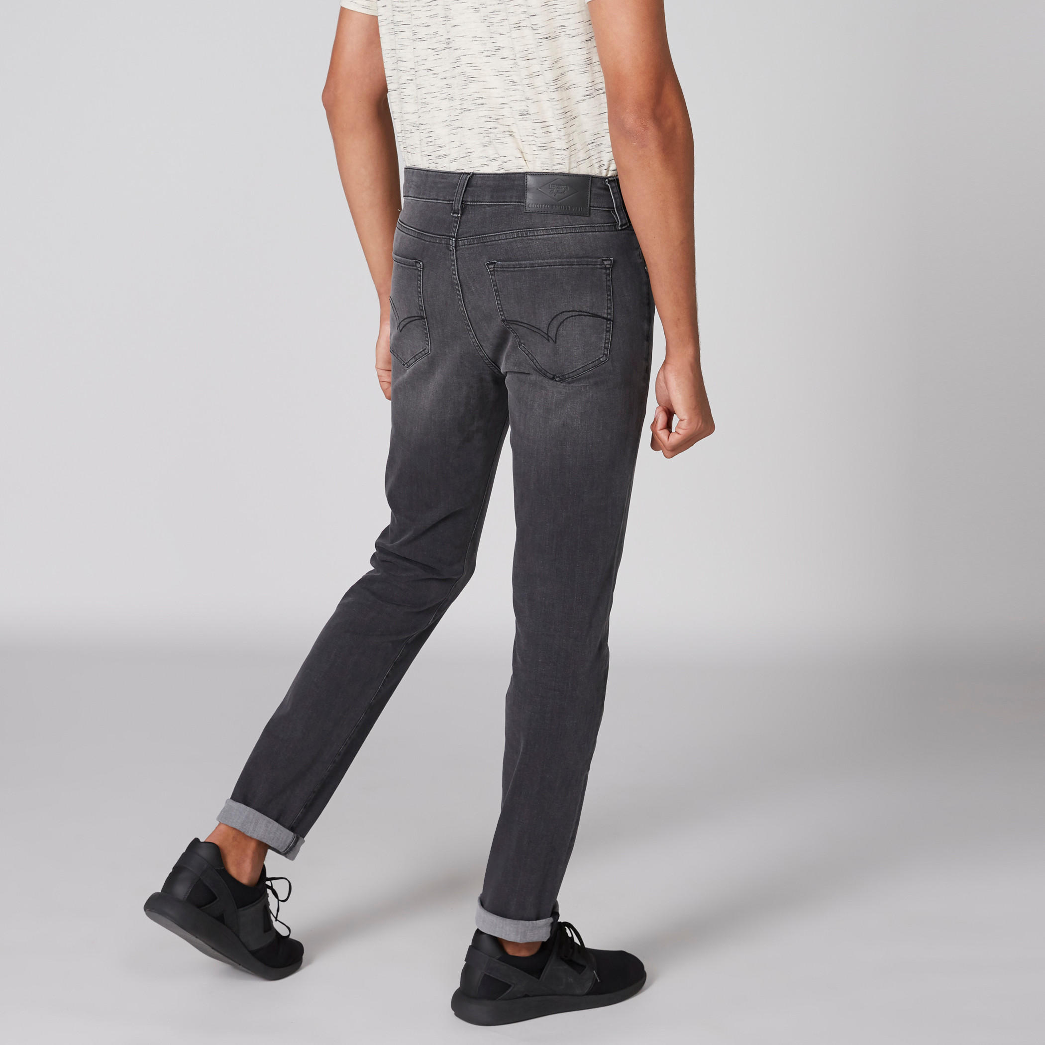 بنطال جينز طويل بزر إغلاق وجيوب من لي كوبر-men-clothing-bottoms-jeans-image-1