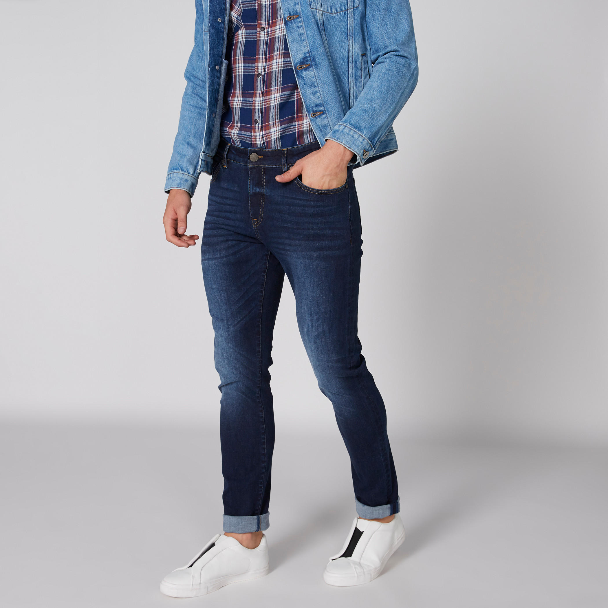 بنطال جينز طويل بزر إغلاق وجيوب من لي كوبر-men-clothing-bottoms-jeans-image-1