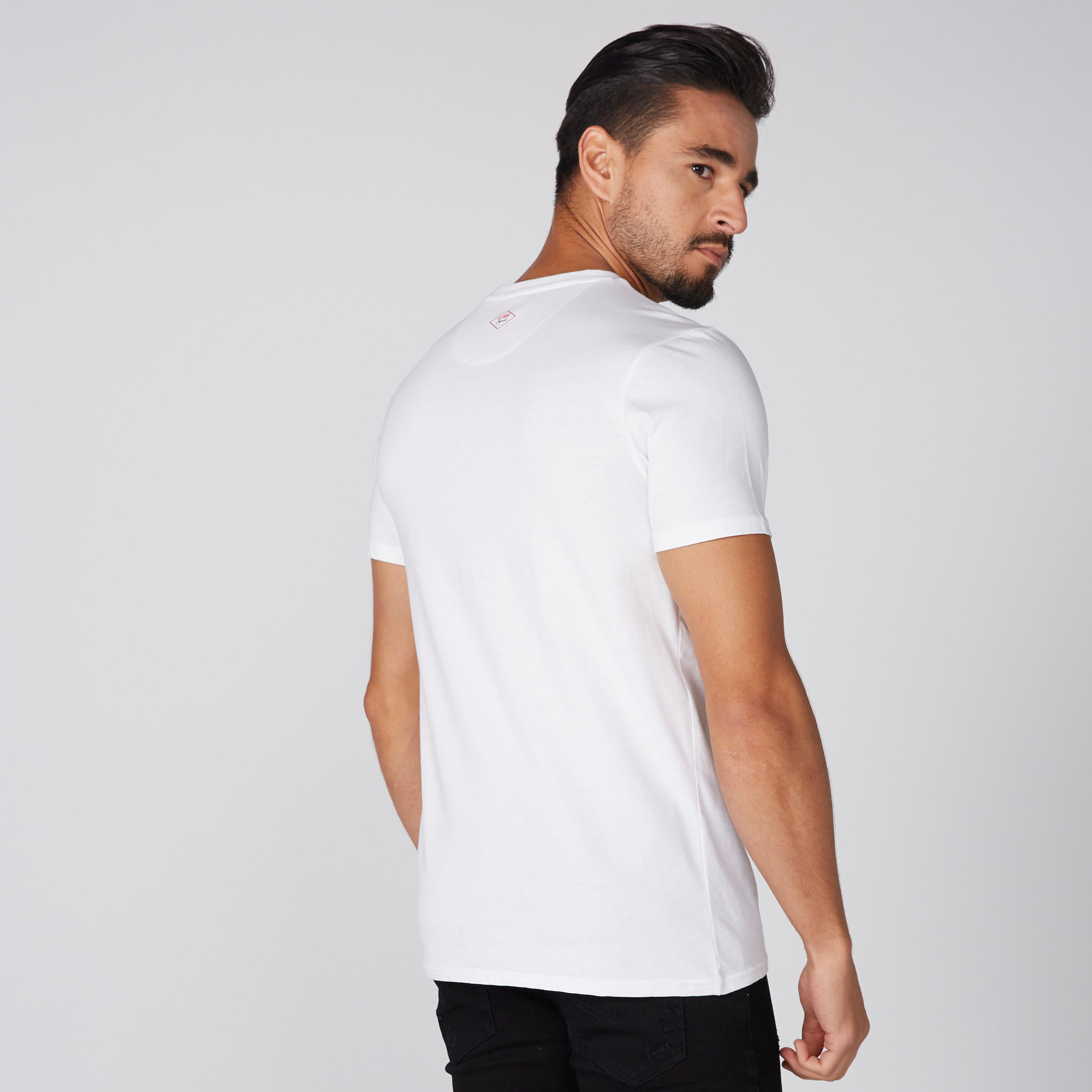 تيشيرت بياقة مستديرة وأكمام قصيرة وطبعات من لي كوبر-men-clothing-tshirtsandpolos-tshirts-image-2