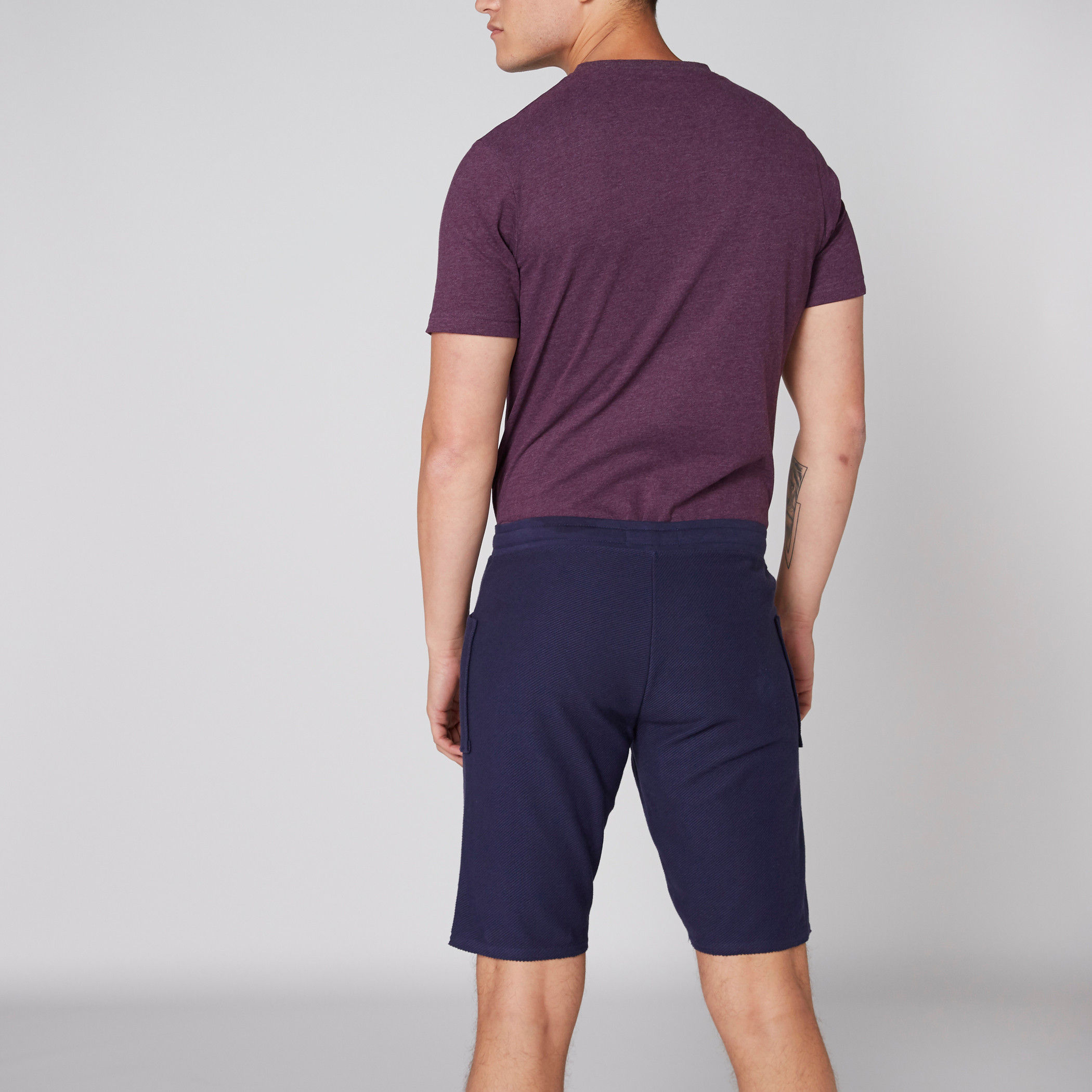 شورت بخصر مطّاطي وجيوب من لي كوبر-men-clothing-bottoms-shorts-image-2