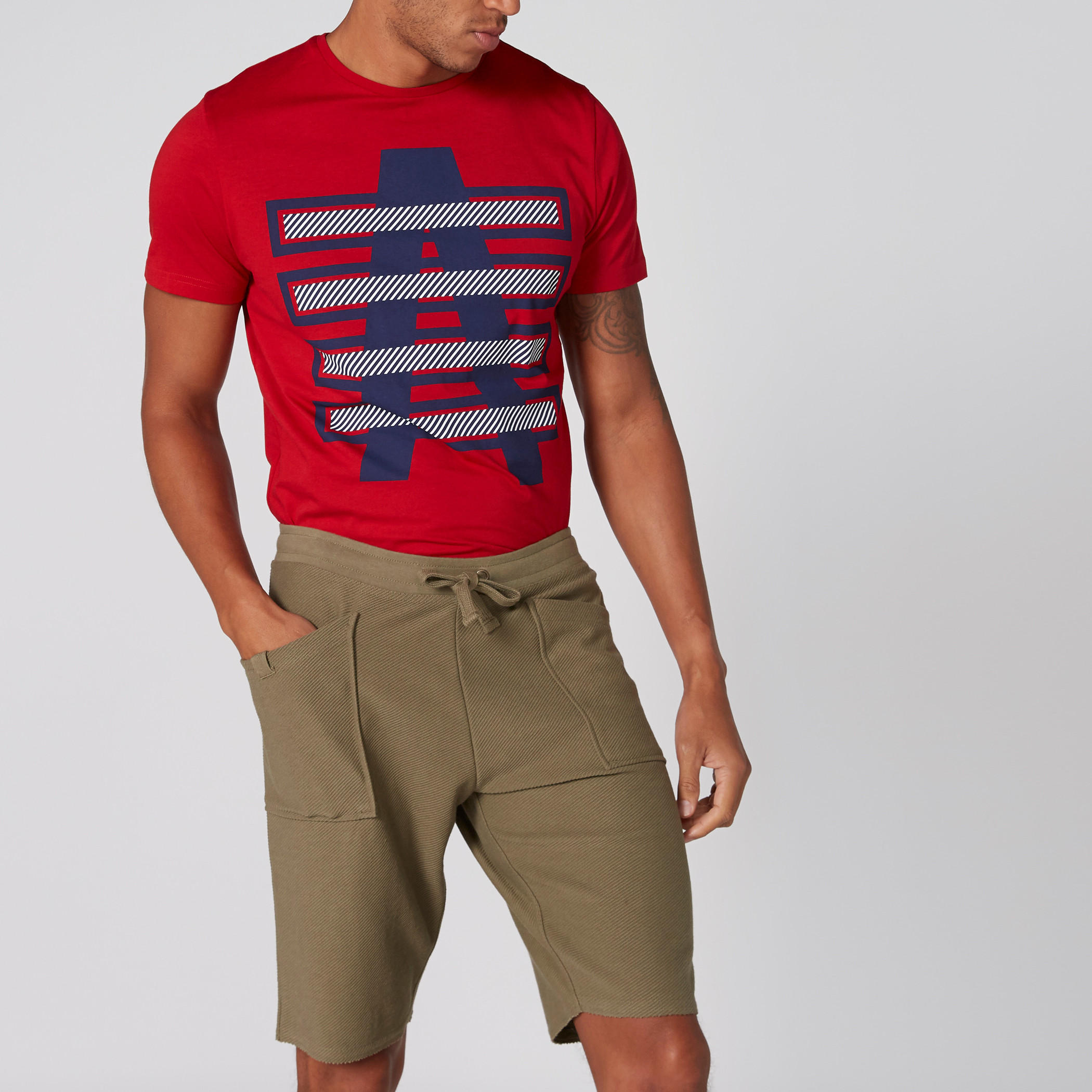 شورت بارز الملمس برباط وجيوب من لي كوبر-men-clothing-bottoms-shorts-image-1