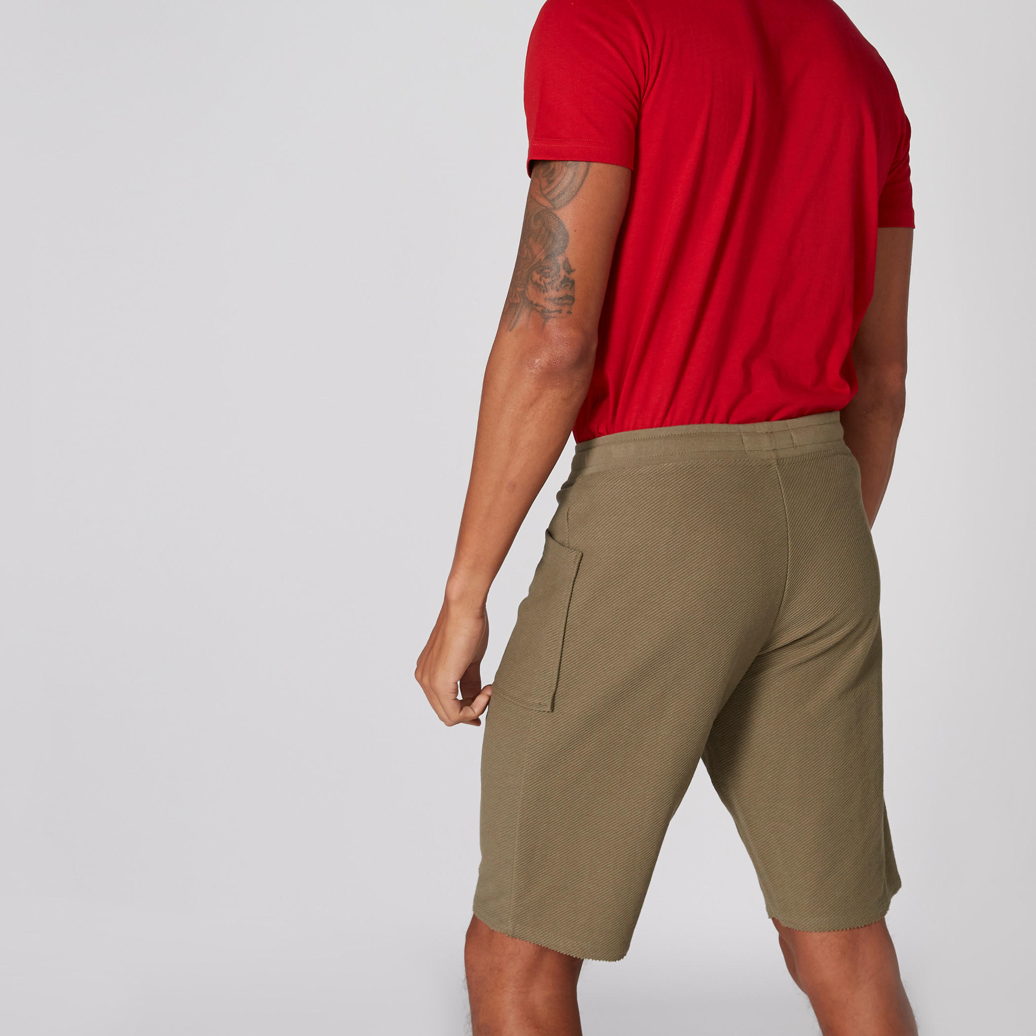 شورت بارز الملمس برباط وجيوب من لي كوبر-men-clothing-bottoms-shorts-image-2