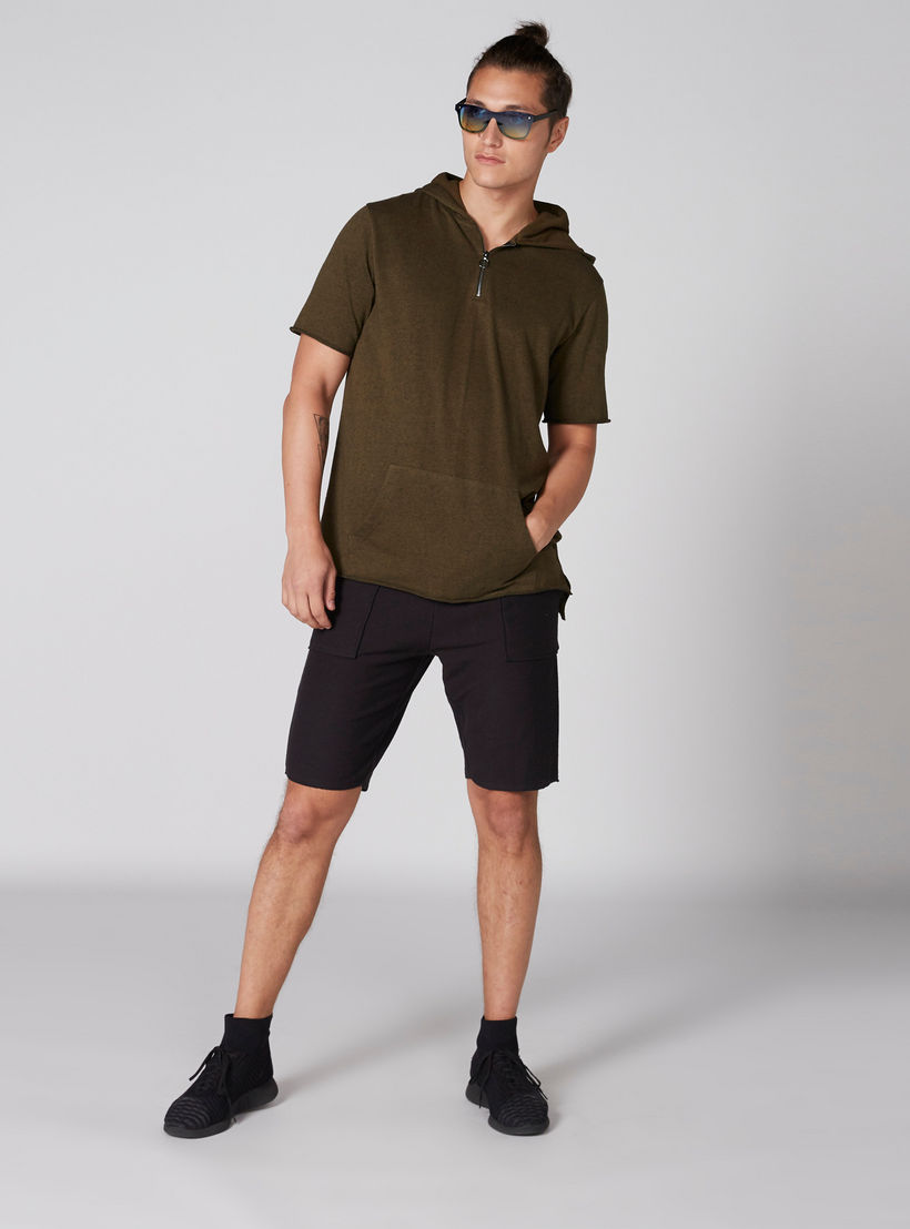 شورت بخصر مطّاطي وجيوب من لي كوبر-men-clothing-bottoms-shorts-image-3