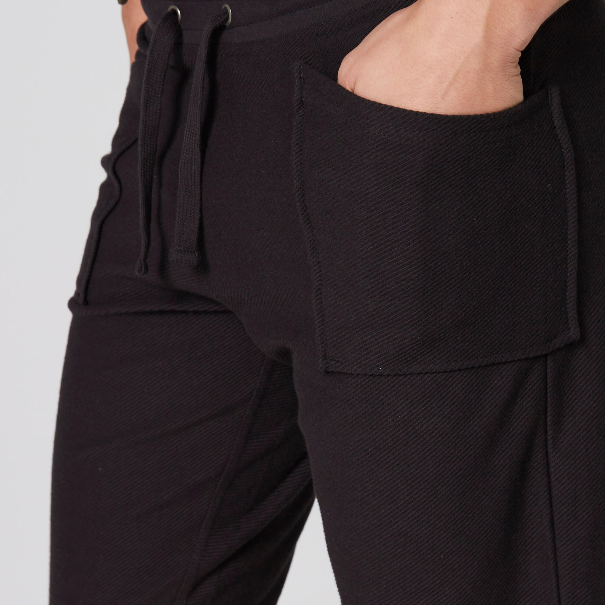 شورت بخصر مطّاطي وجيوب من لي كوبر-men-clothing-bottoms-shorts-image-4