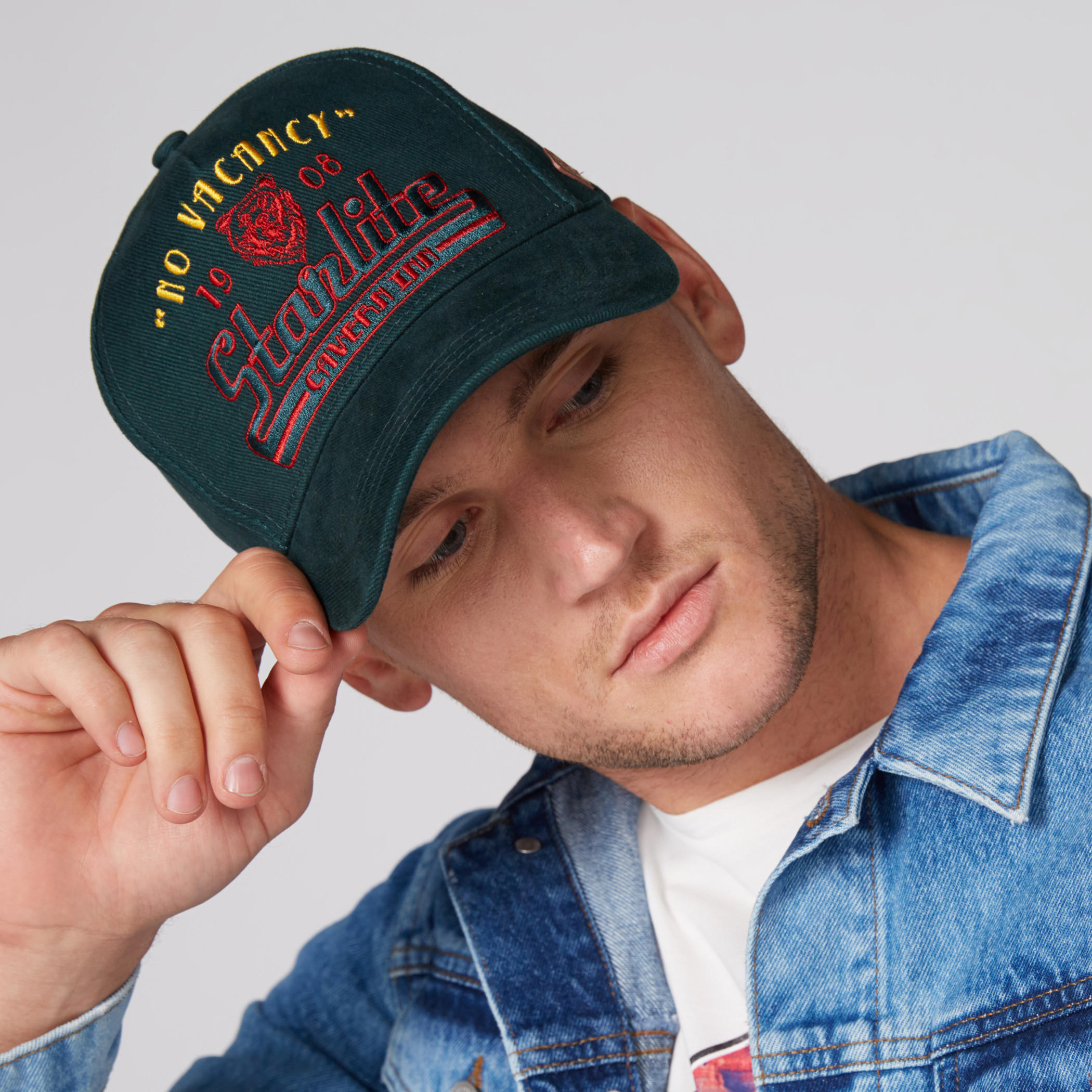 قبعة كاب مطرّزة بثنية إغلاق من لي كوبر-men-caps-image-2