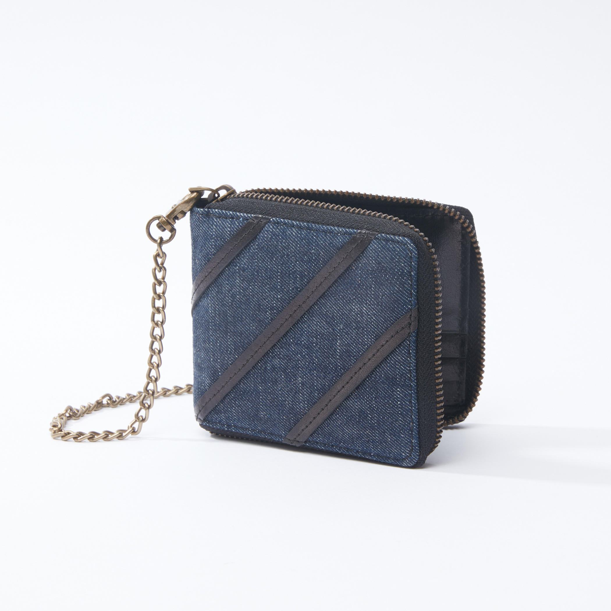 محفظة بارزة الملمس بسحاب إغلاق وسلسلة من لي كوبر-men-beltsandwallets-wallets-image-1