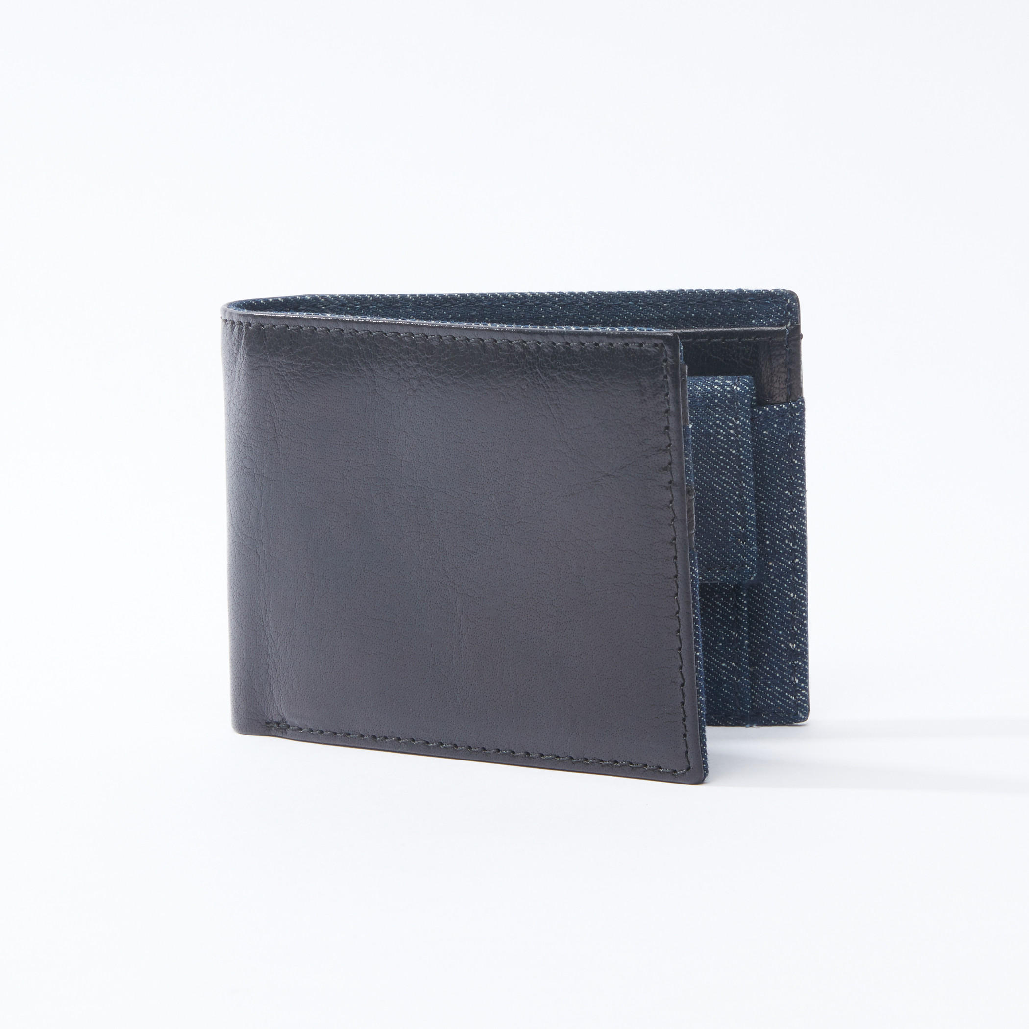 محفظة ثنائية الطي وبارزة الملمس من لي كوبر-men-beltsandwallets-wallets-image-3