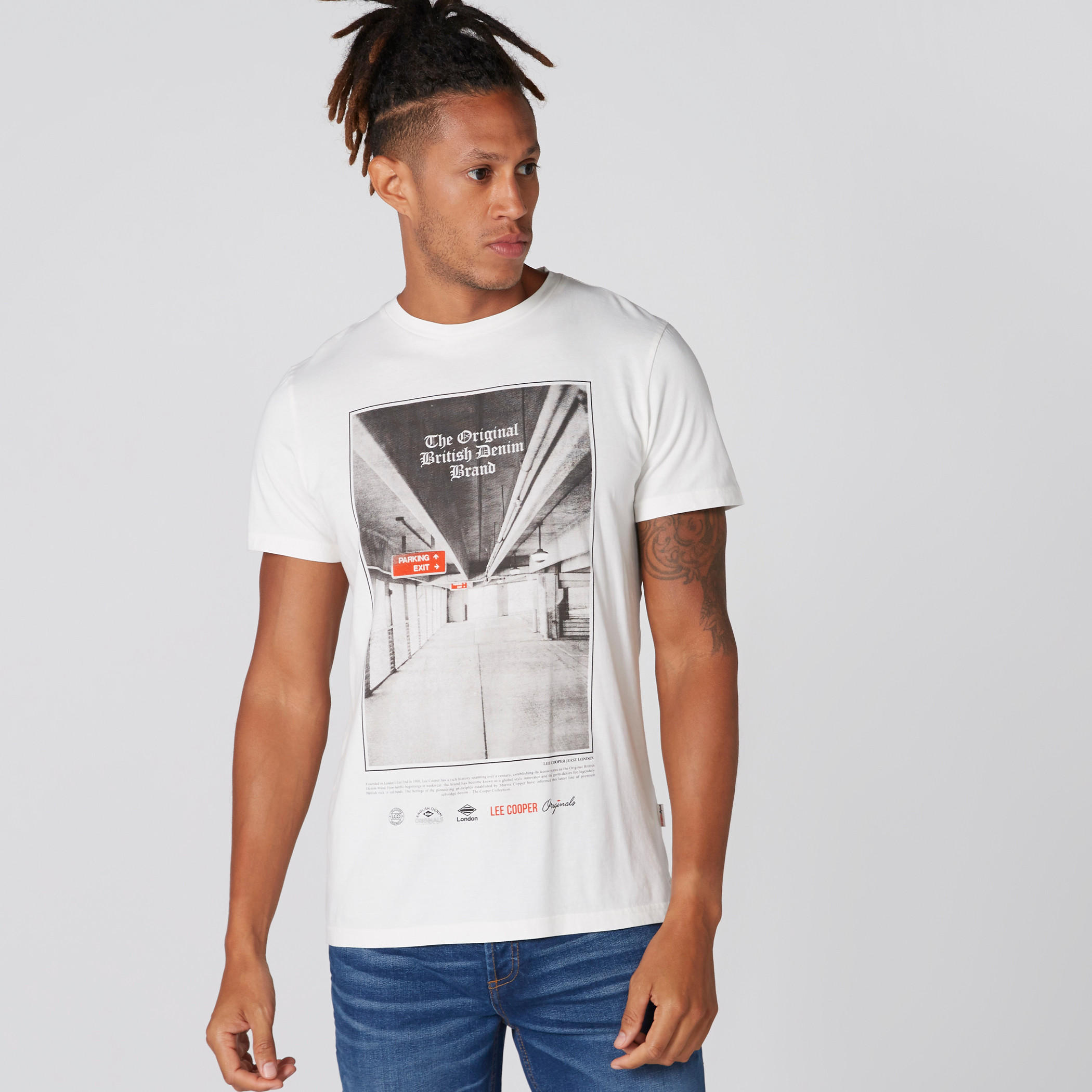 تيشيرت بياقة مستديرة وأكمام قصيرة وطبعات من لي كوبر-men-clothing-tshirtsandpolos-tshirts-image-1