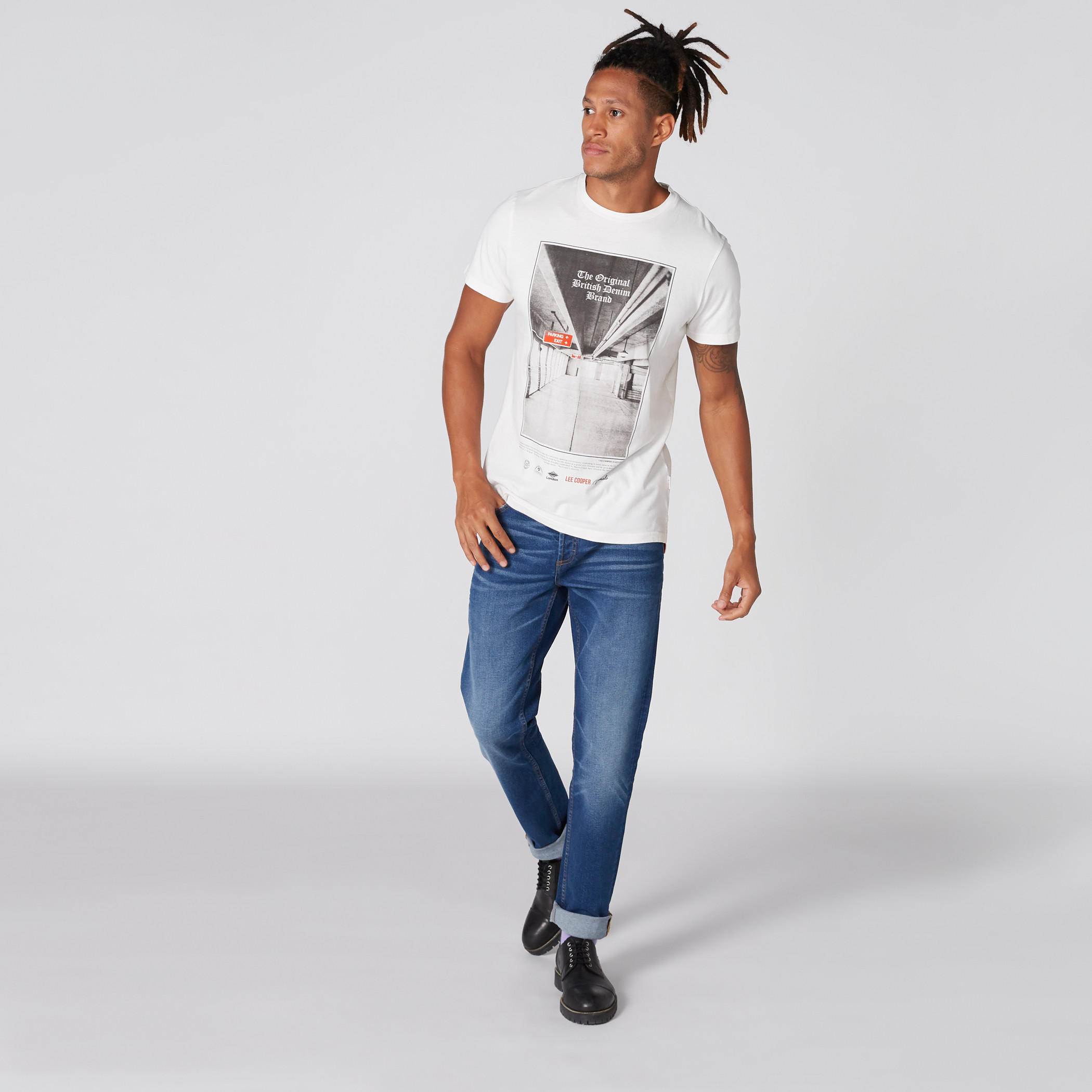 تيشيرت بياقة مستديرة وأكمام قصيرة وطبعات من لي كوبر-men-clothing-tshirtsandpolos-tshirts-image-3