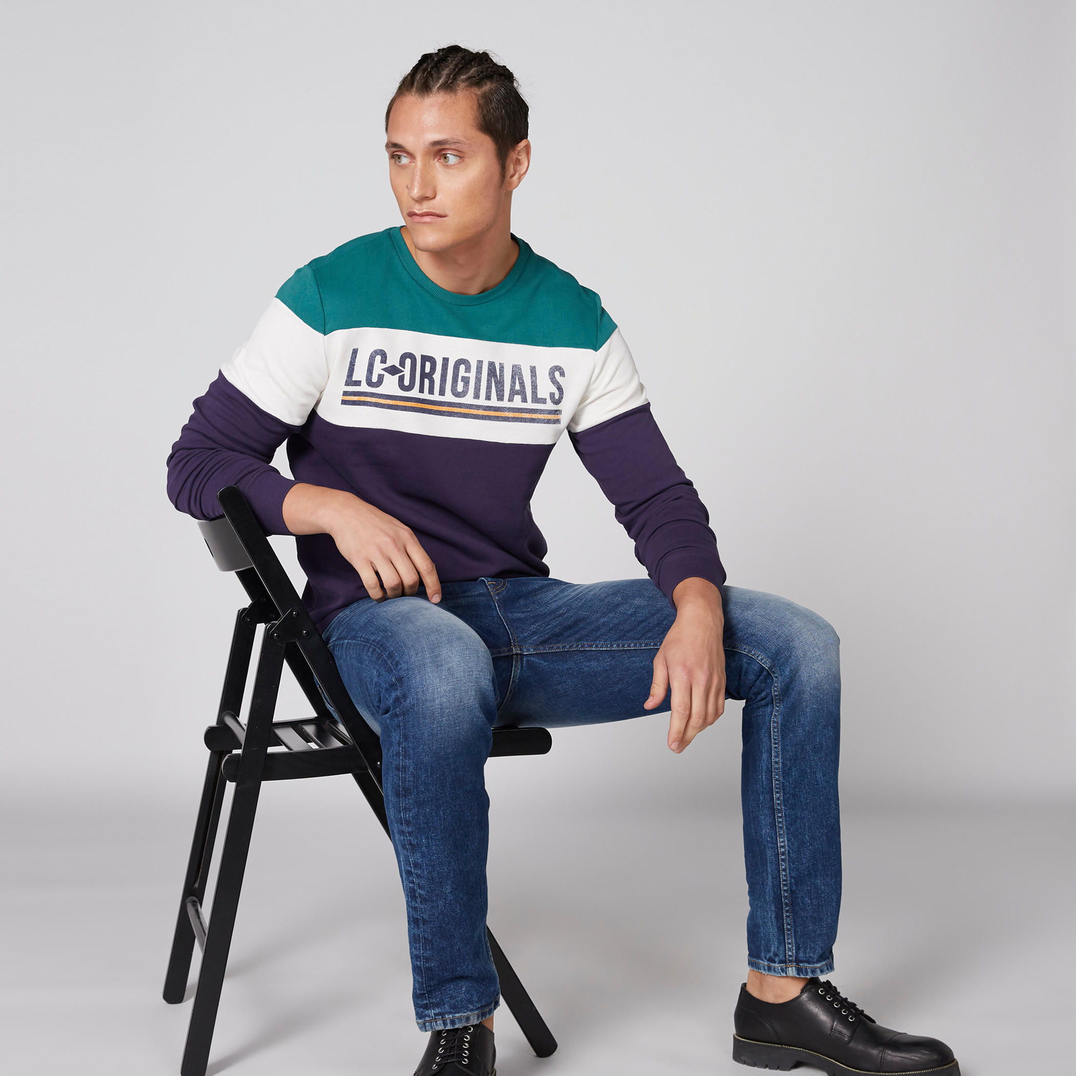 سويت شيرت بياقة ضيّقة وأكمام طويلة وطبعات-men-winterwear-hoodiesandsweatshirts-image-3