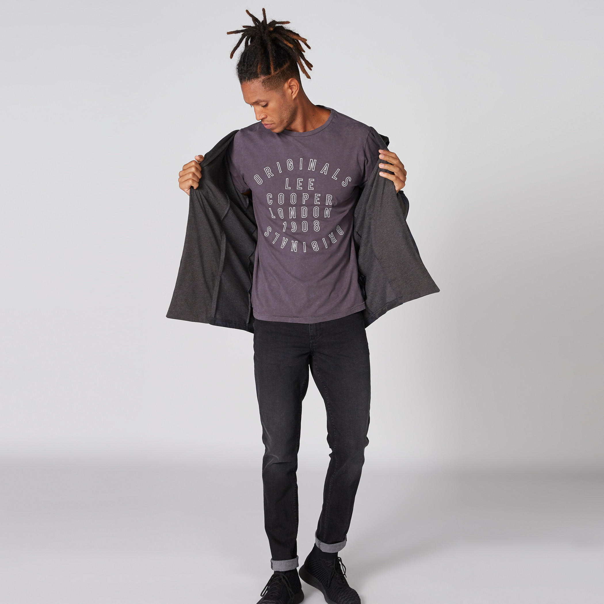 تيشيرت بياقة مستديرة وأكمام قصيرة وطبعات من لي كوبر-men-clothing-tshirtsandpolos-tshirts-image-3