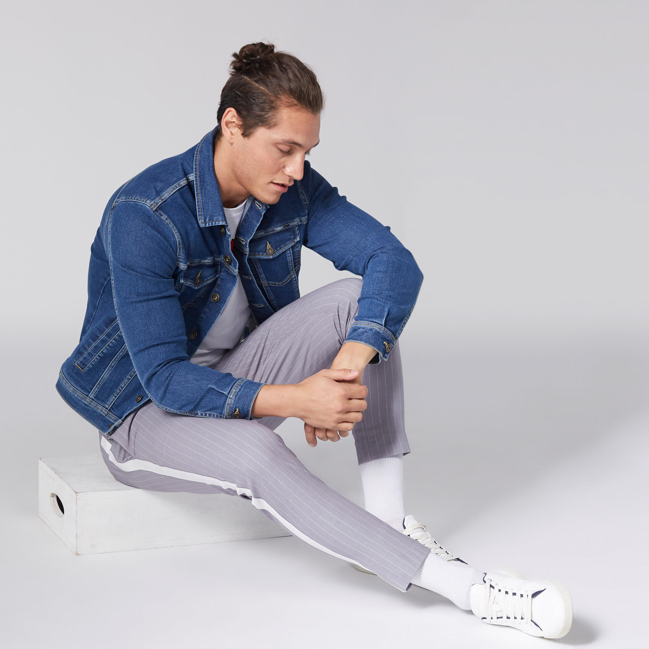 Denim Jacket with Long Sleeves and Button Closure-men-clothing-jacketsandblazers-jackets-image-5
