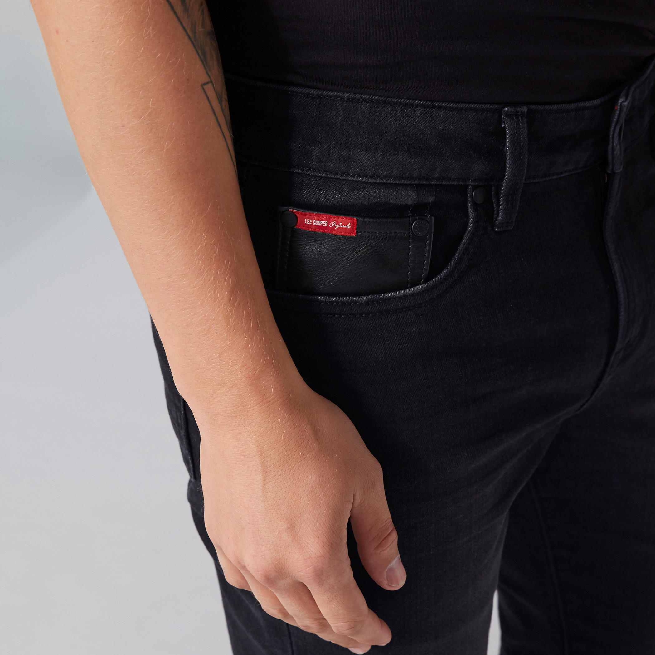 بنطال جينز طويل بجيوب وسحّاب إغلاق-men-clothing-bottoms-jeans-image-5
