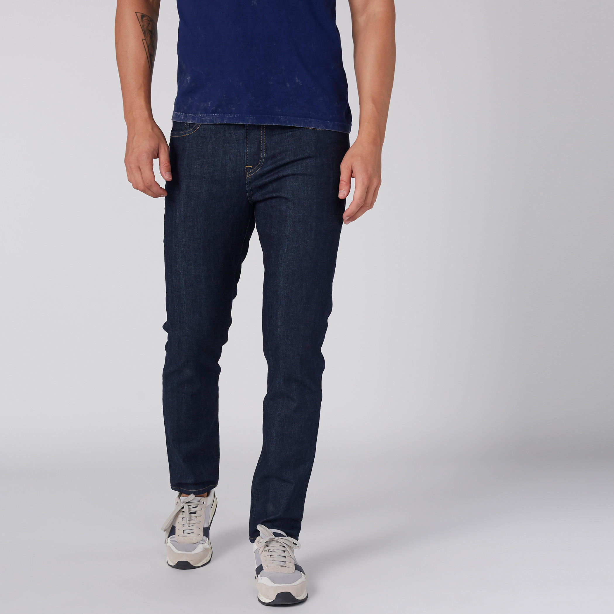 بنطال جينز طويل بجيب مزيّن-men-clothing-bottoms-jeans-image-4