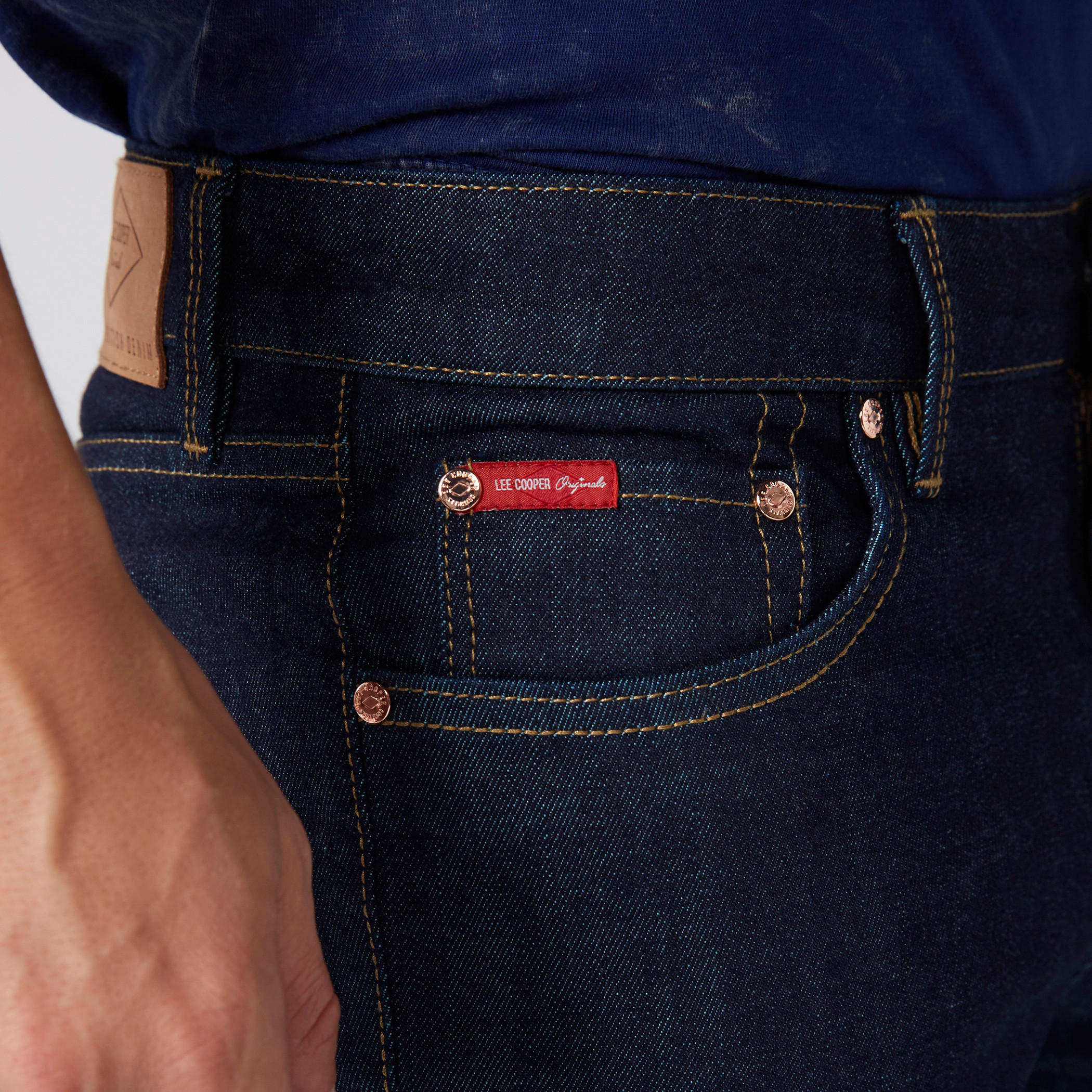 بنطال جينز طويل بجيب مزيّن-men-clothing-bottoms-jeans-image-1