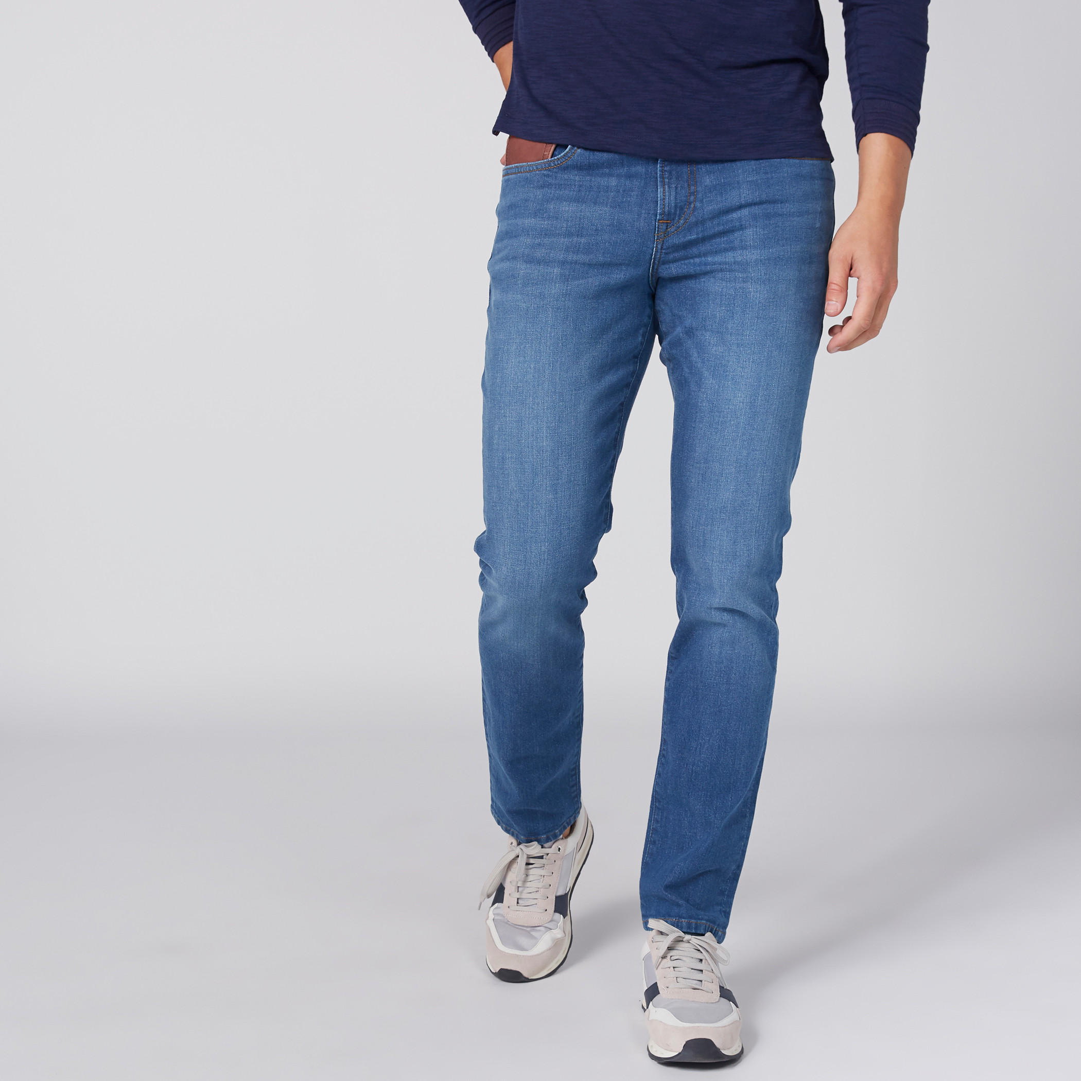 بنطال جينز طويل عالي الخصر بجيوب وزر إغلاق-men-clothing-bottoms-jeans-image-2