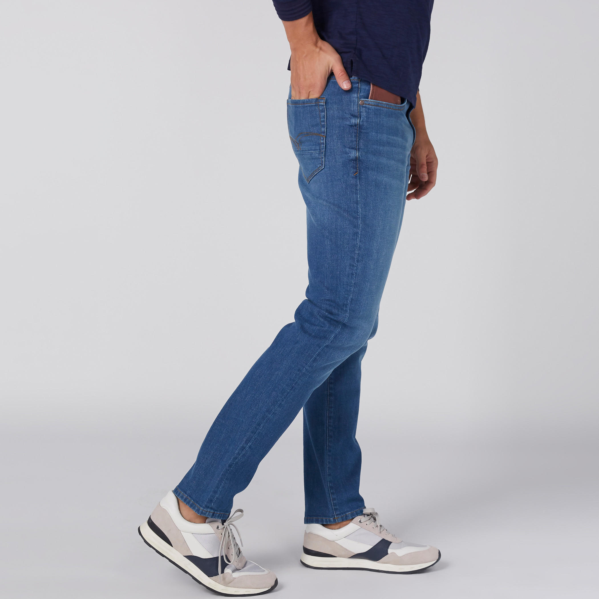 بنطال جينز طويل عالي الخصر بجيوب وزر إغلاق-men-clothing-bottoms-jeans-image-3
