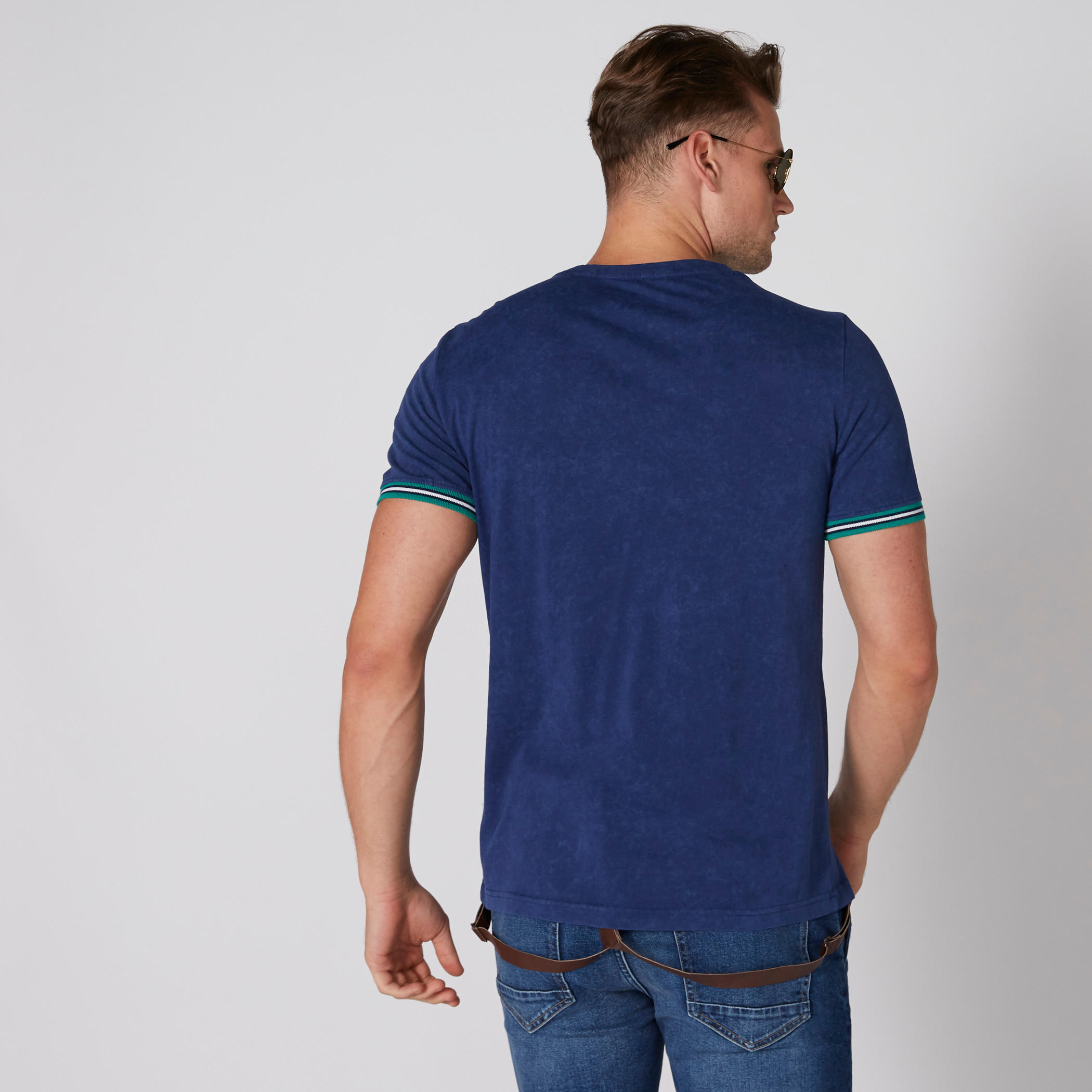 تيشيرت بياقة مستديرة وأكمام قصيرة وطبعات من لي كوبر-men-clothing-tshirtsandpolos-tshirts-image-2