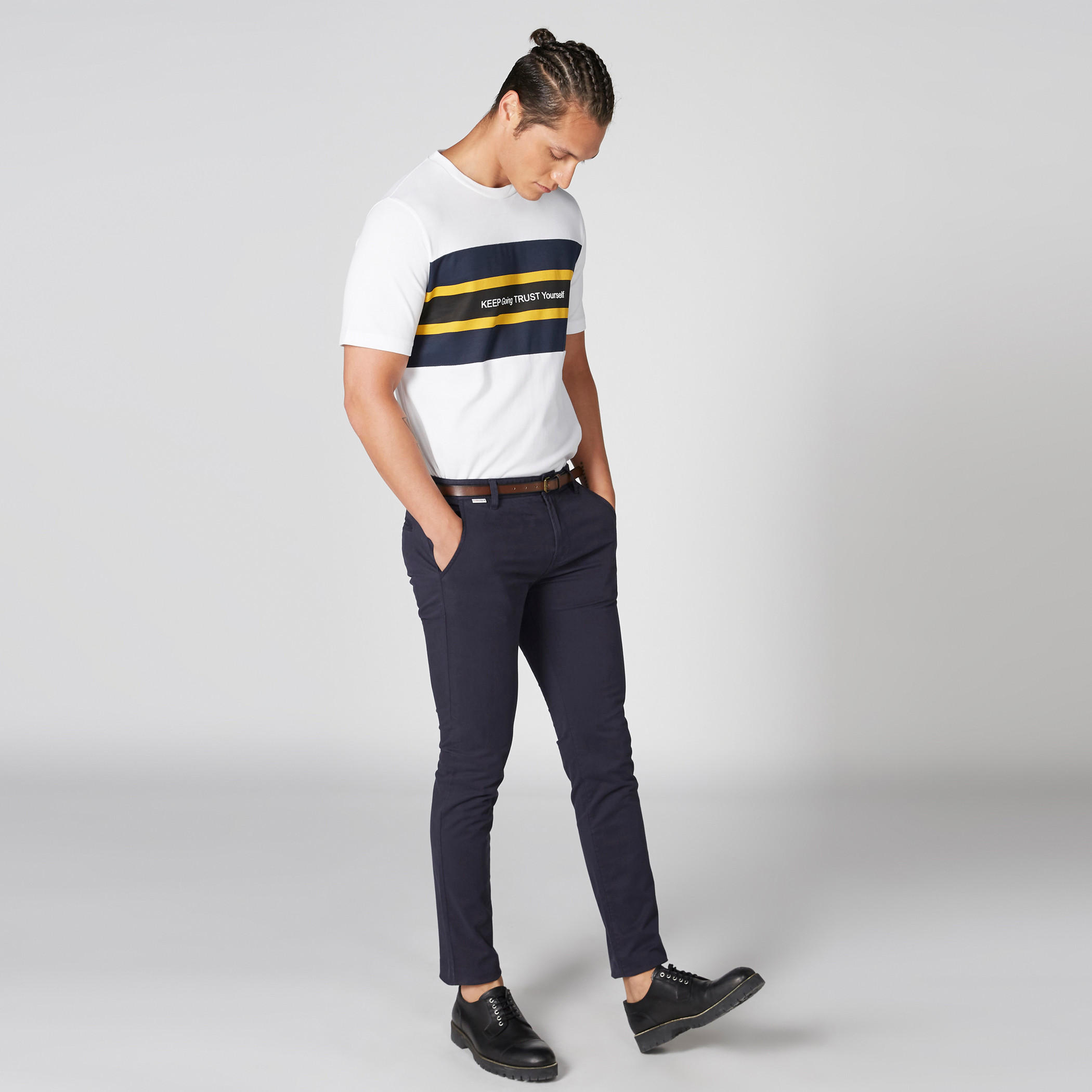 بنطال شينو طويل بجيوب وحزام-men-clothing-bottoms-trousersandchinos-trousers-image-1