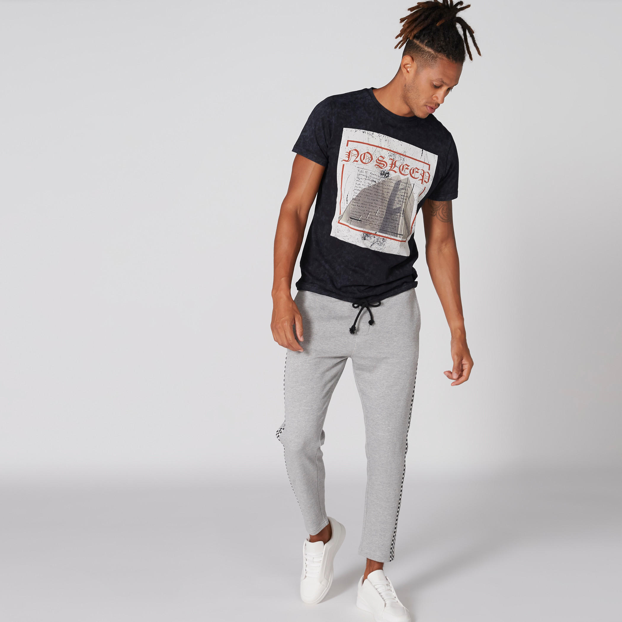 تيشيرت بياقة مستديرة وأكمام قصيرة وطبعات من لي كوبر-men-clothing-tshirtsandpolos-tshirts-image-1