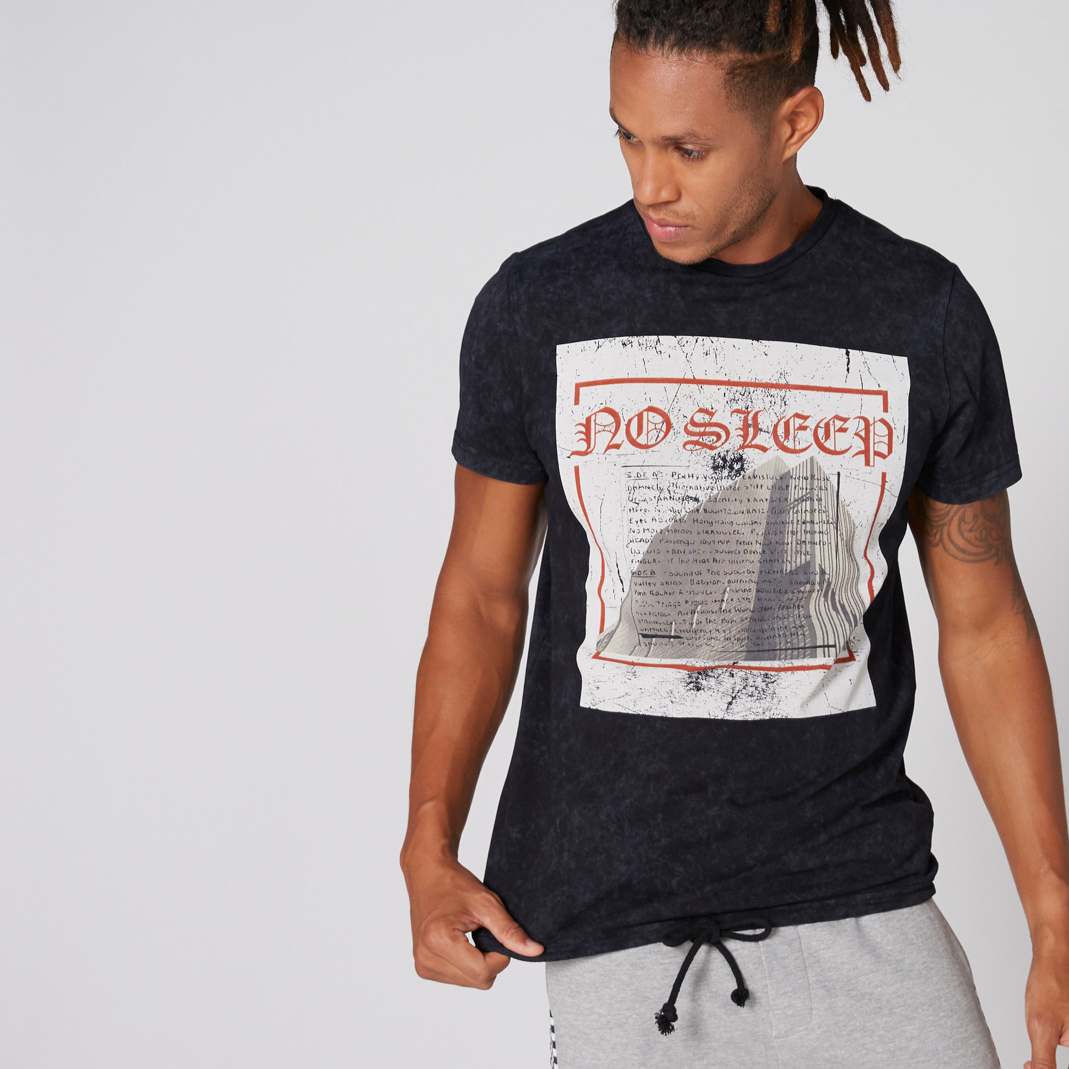 تيشيرت بياقة مستديرة وأكمام قصيرة وطبعات من لي كوبر-men-clothing-tshirtsandpolos-tshirts-image-3