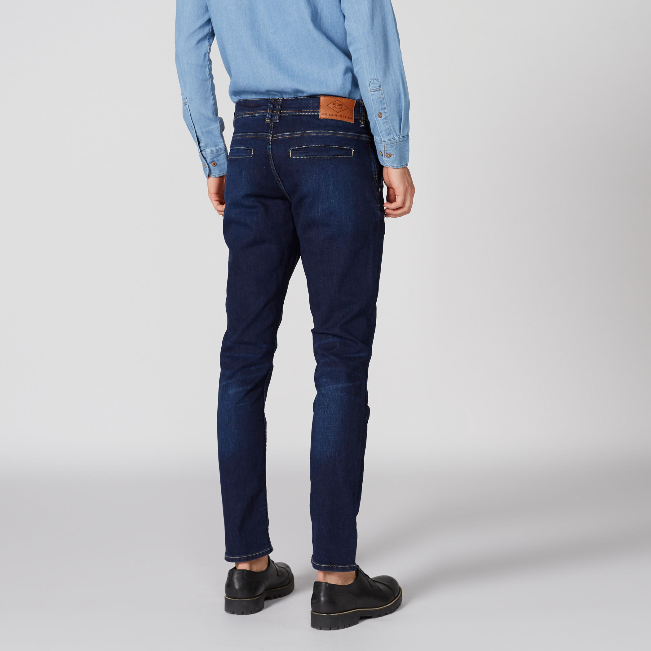 بنطال جينز طويل بتصميم ممزق وزر إغلاق وجيوب-men-clothing-bottoms-jeans-image-2