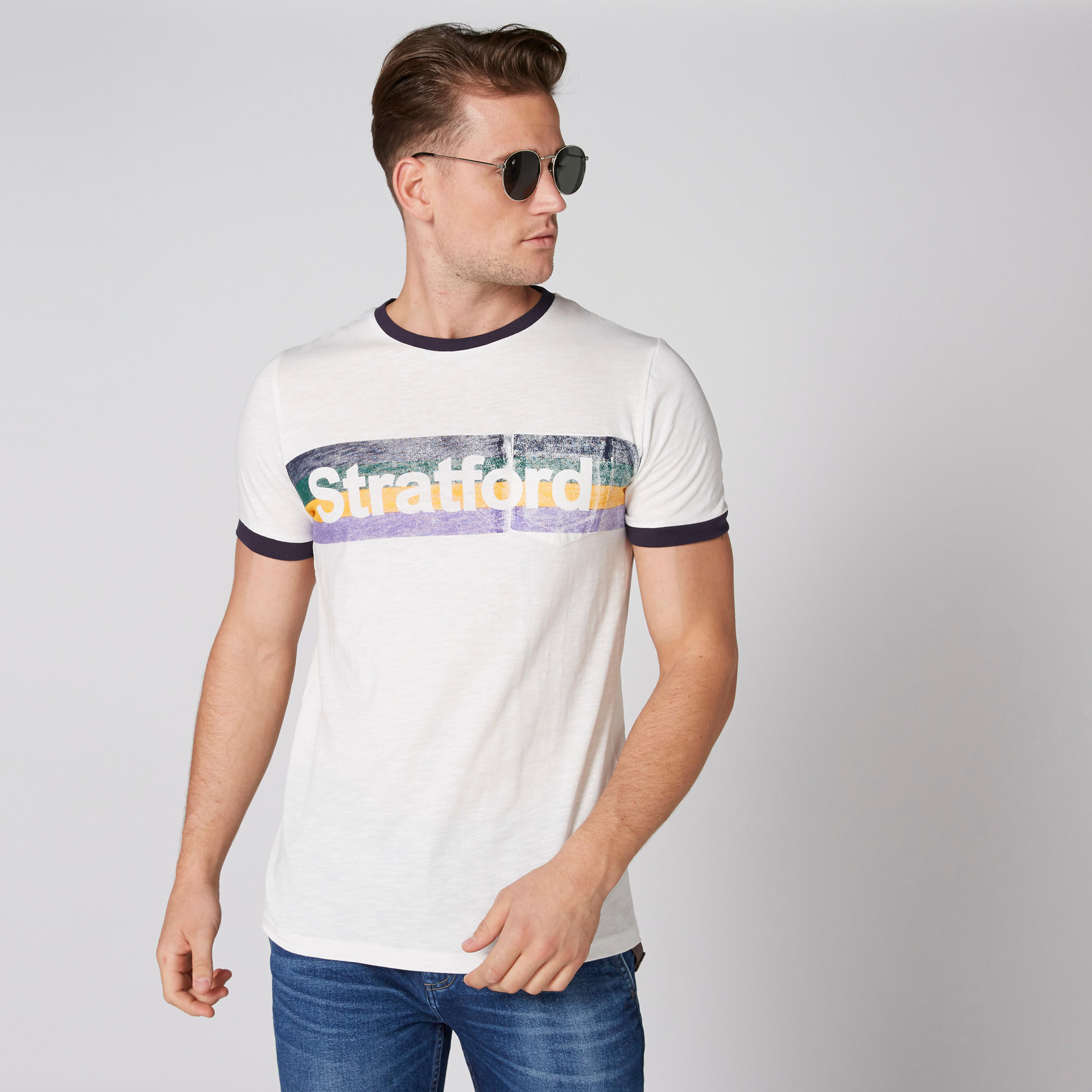 تيشيرت بياقة ضيّقة وأكمام قصيرة وطبعات من لي كوبر-men-clothing-tshirtsandpolos-tshirts-image-1