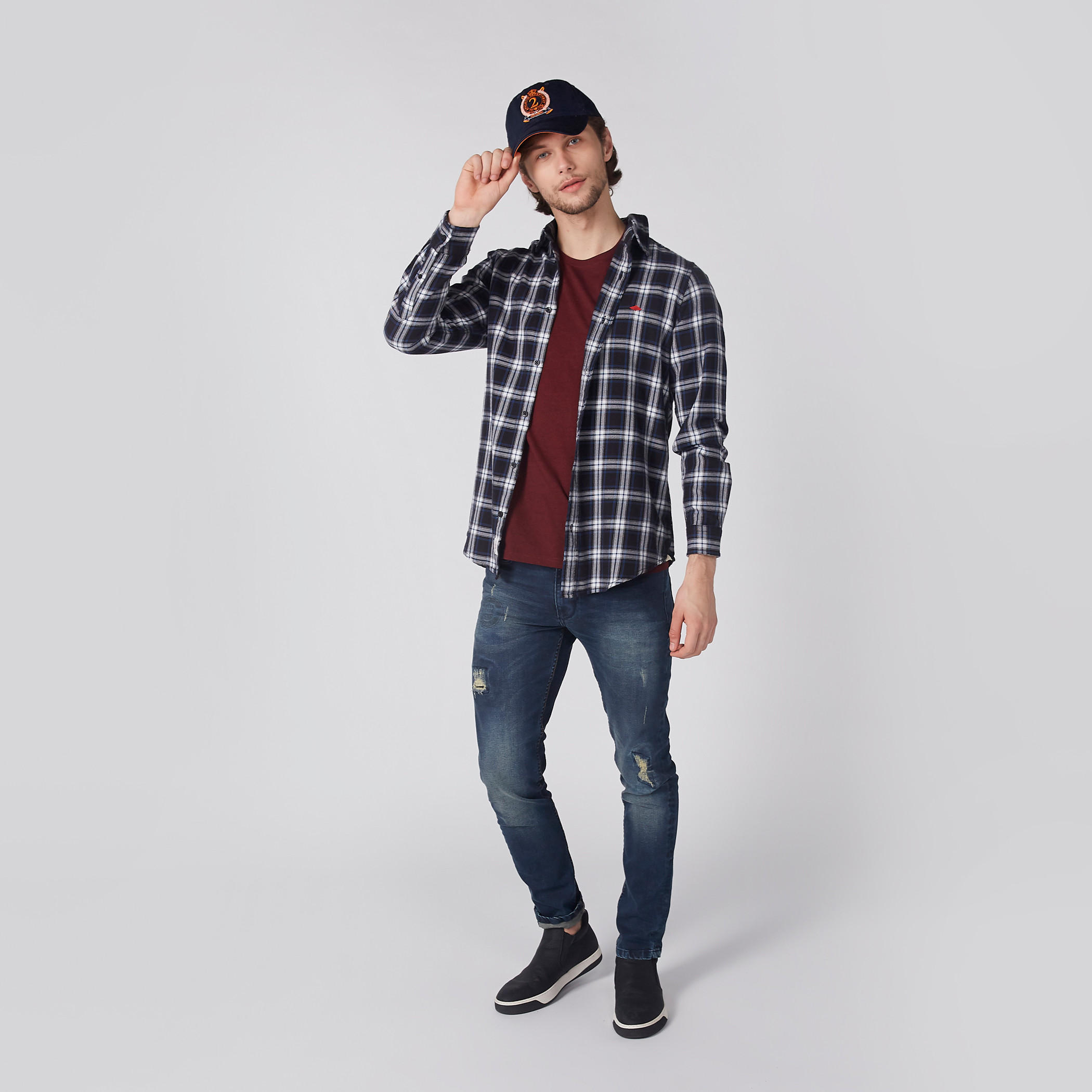 قميص كاروهات بأكمام طويلة وأزرار-men-clothing-shirts-image-2