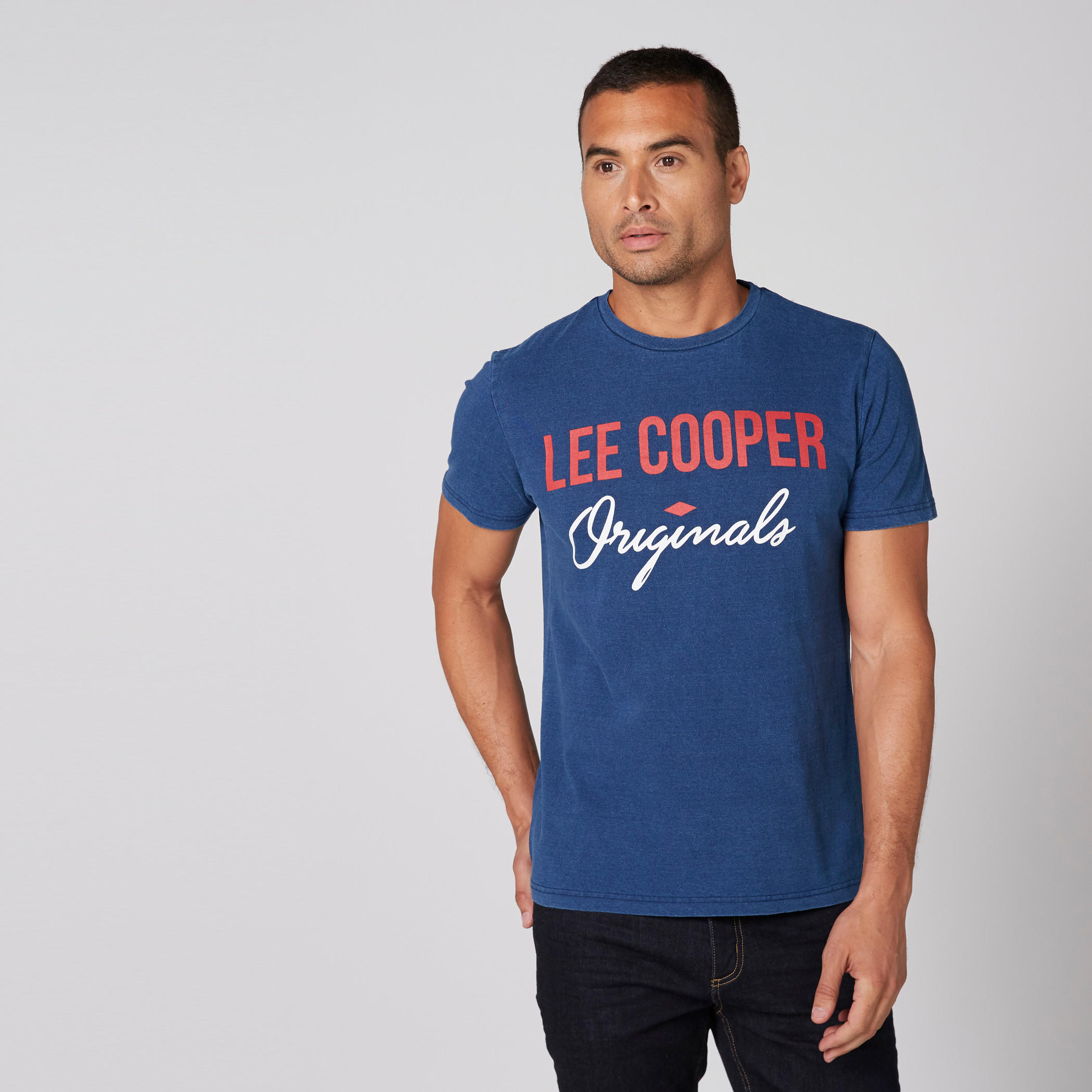 تيشيرت بياقة مستديرة وأكمام قصيرة وطبعات من لي كوبر-men-clothing-tshirtsandpolos-tshirts-image-1