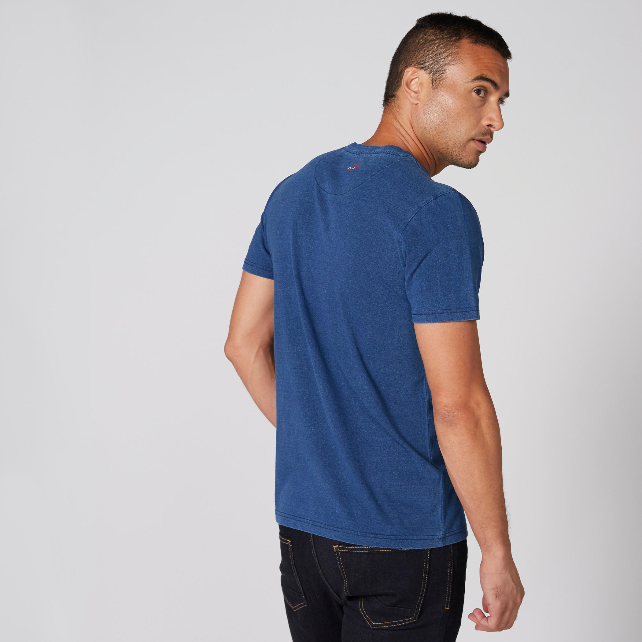 تيشيرت بياقة مستديرة وأكمام قصيرة وطبعات من لي كوبر-men-clothing-tshirtsandpolos-tshirts-image-2