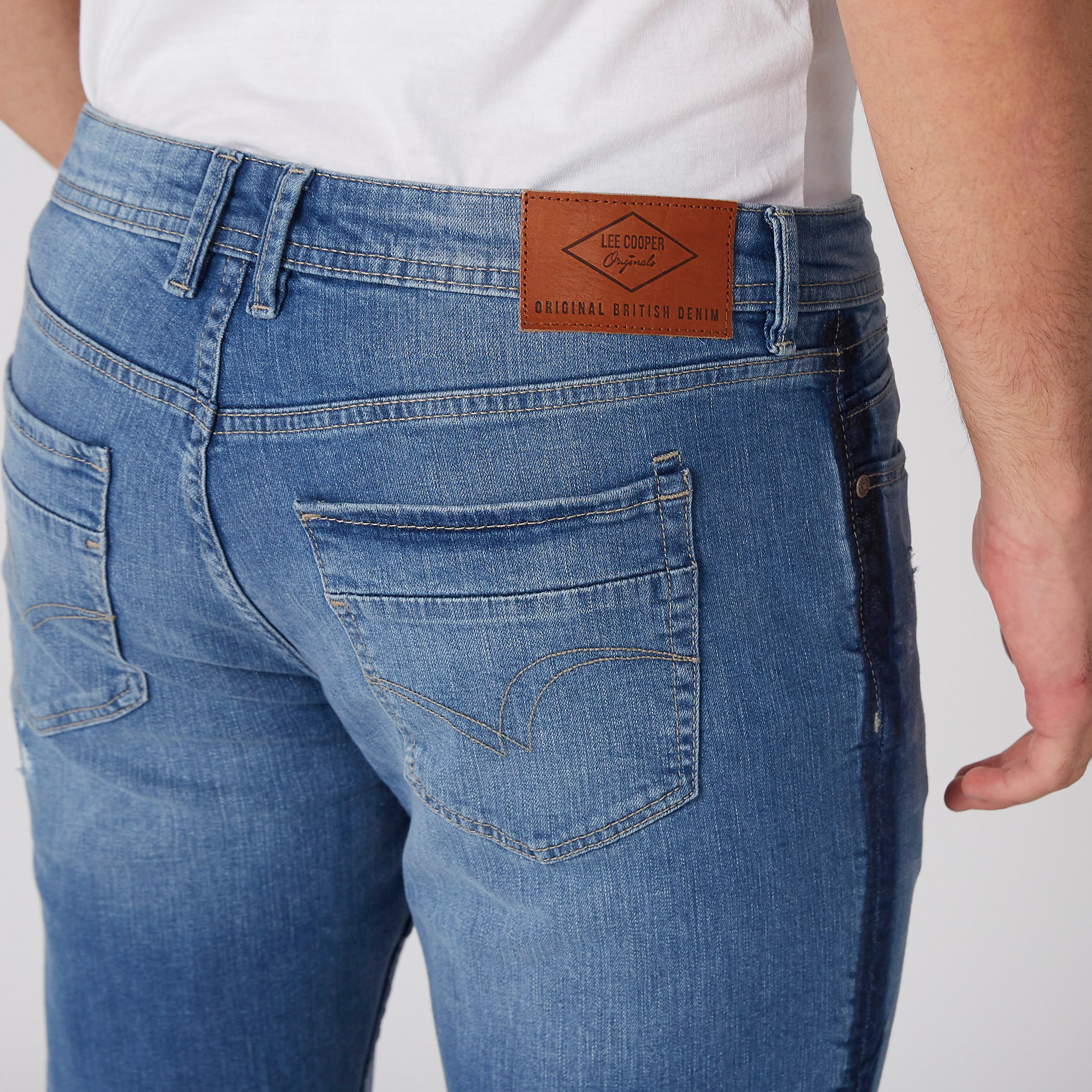 بنطال جينز طويل بتصميم ممزق وزر إغلاق وجيوب-men-clothing-bottoms-jeans-image-3