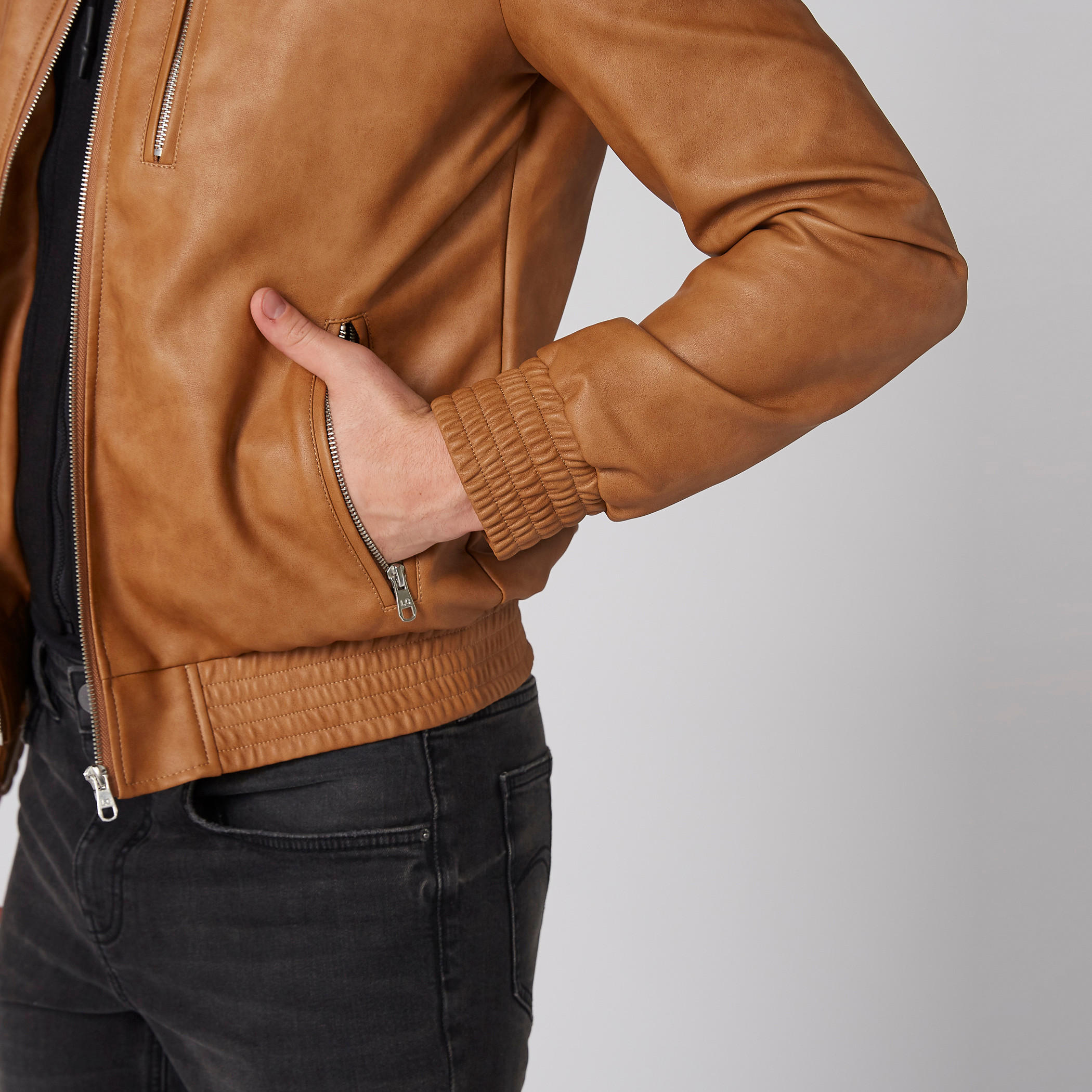 جاكيت بومبر بأكمام طويلة وقبعة وسحّاب للإغلاق-men-clothing-jacketsandblazers-jackets-image-10