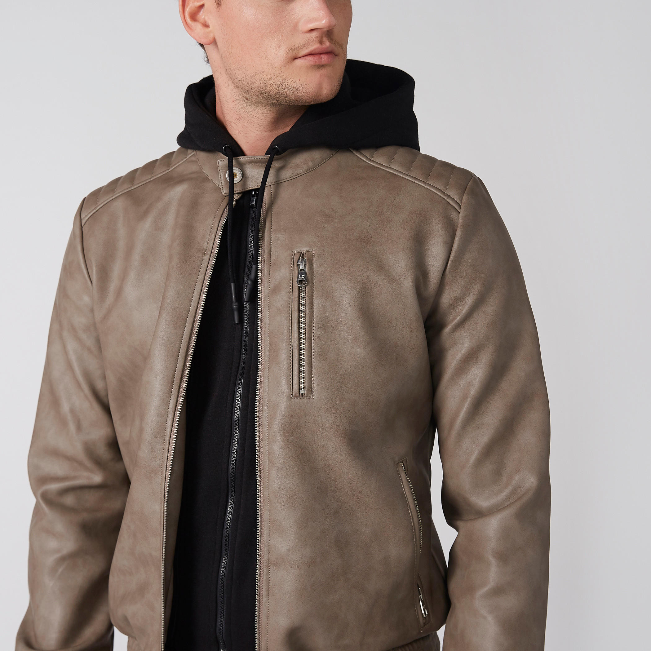 جاكيت بومبر بأكمام طويلة وقبعة وسحّاب للإغلاق-men-clothing-jacketsandblazers-jackets-image-14