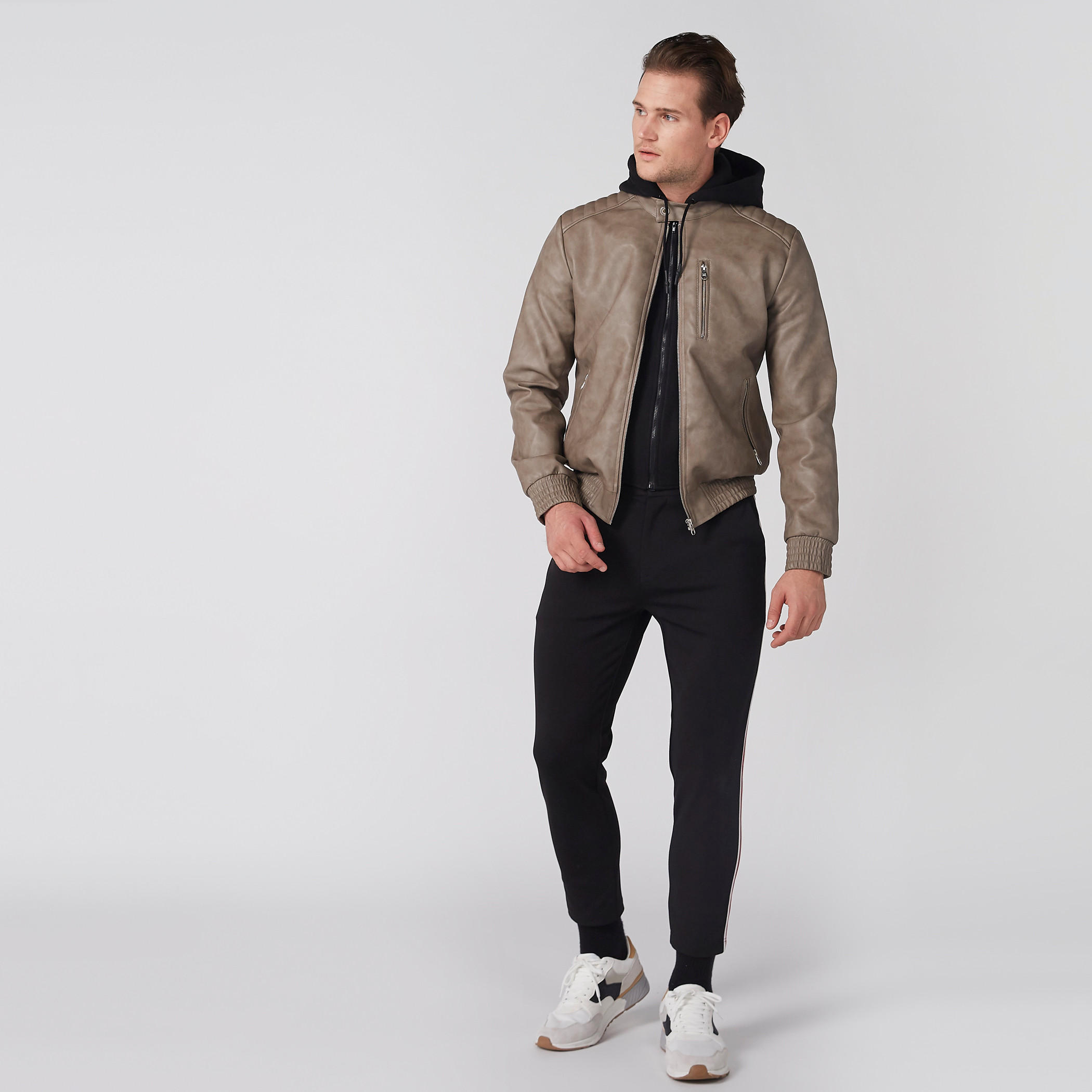 جاكيت بومبر بأكمام طويلة وقبعة وسحّاب للإغلاق-men-clothing-jacketsandblazers-jackets-image-18