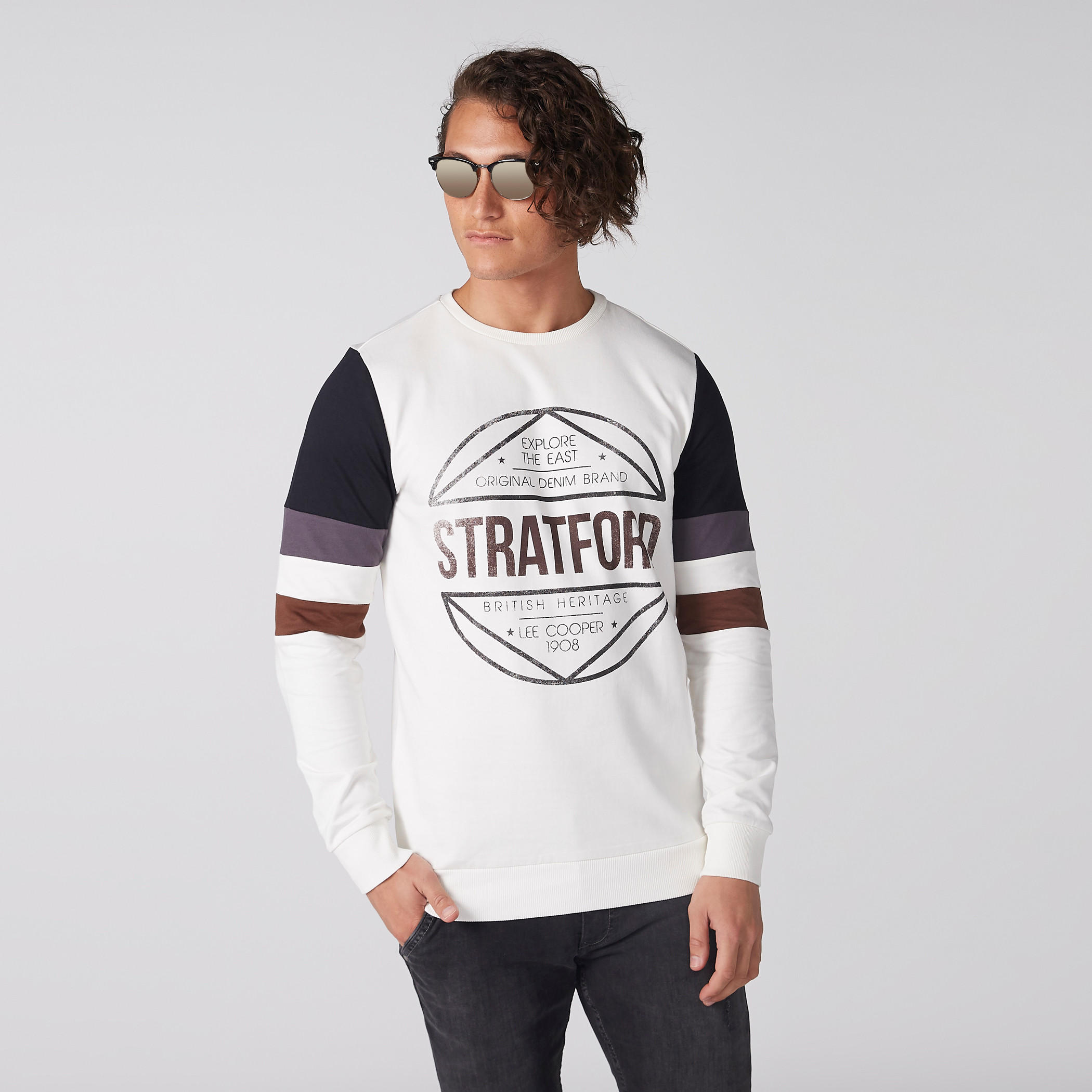 سويت شيرت بياقة ضيّقة وأكمام طويلة وطبعات-men-winterwear-hoodiesandsweatshirts-image-1
