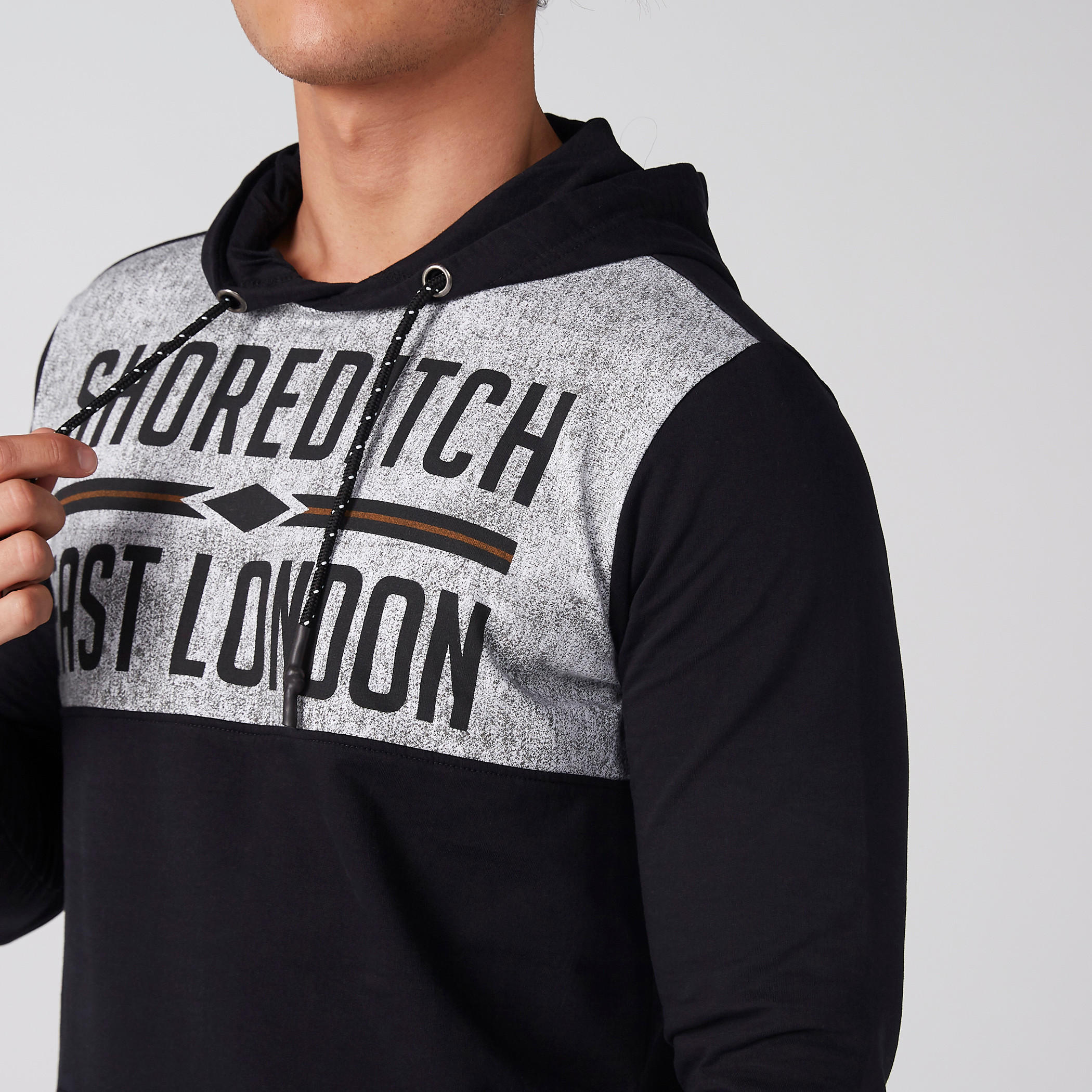 سويت شيرت بقبعة وأكمام طويلة وطبعات-men-winterwear-hoodiesandsweatshirts-image-3