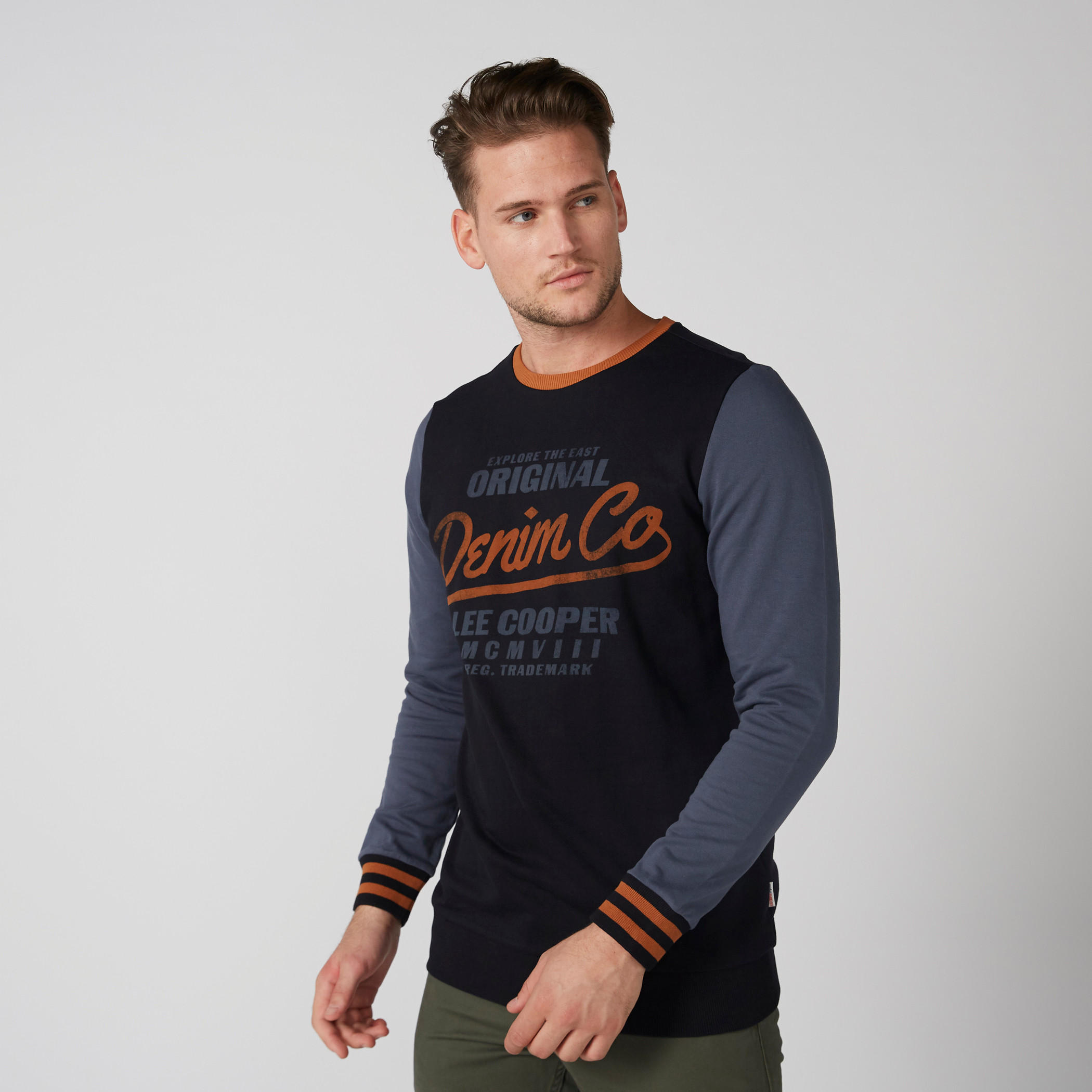 سويت شيرت بنقش مطبوع بياقة ضيقة وأكمام طويلة-men-winterwear-hoodiesandsweatshirts-image-2