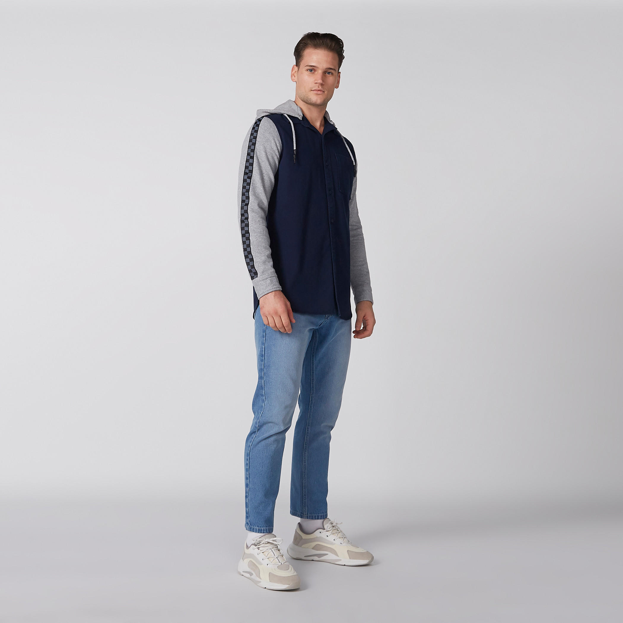 قميص بجيوب وقبعة قابلة للفصل وأزرار-men-clothing-shirts-image-4