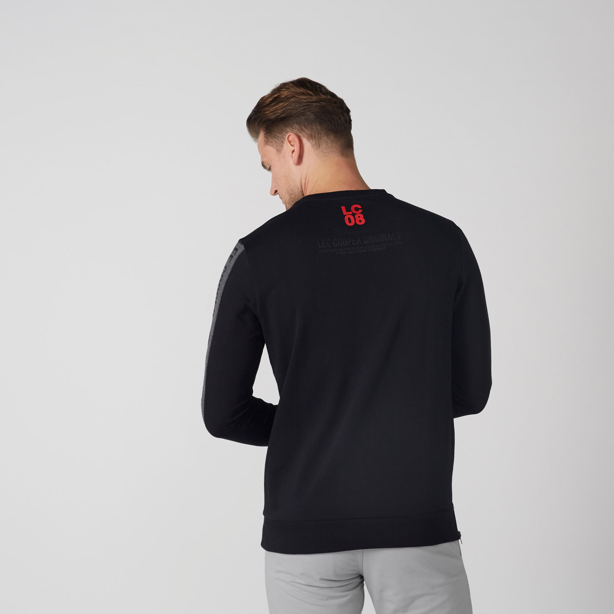 سويت شيرت بطبعات وأكمام طويلة وسحّاب-men-winterwear-hoodiesandsweatshirts-image-4