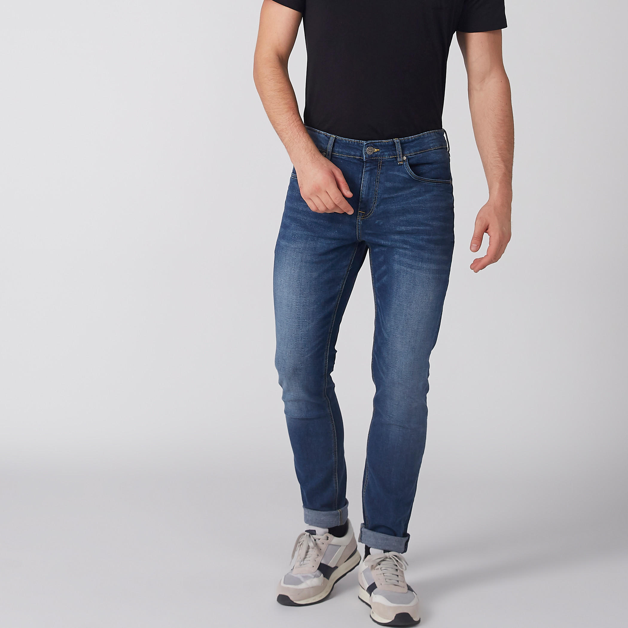 بنطال جينز طويل بزر إغلاق وجيوب-men-clothing-bottoms-jeans-image-1