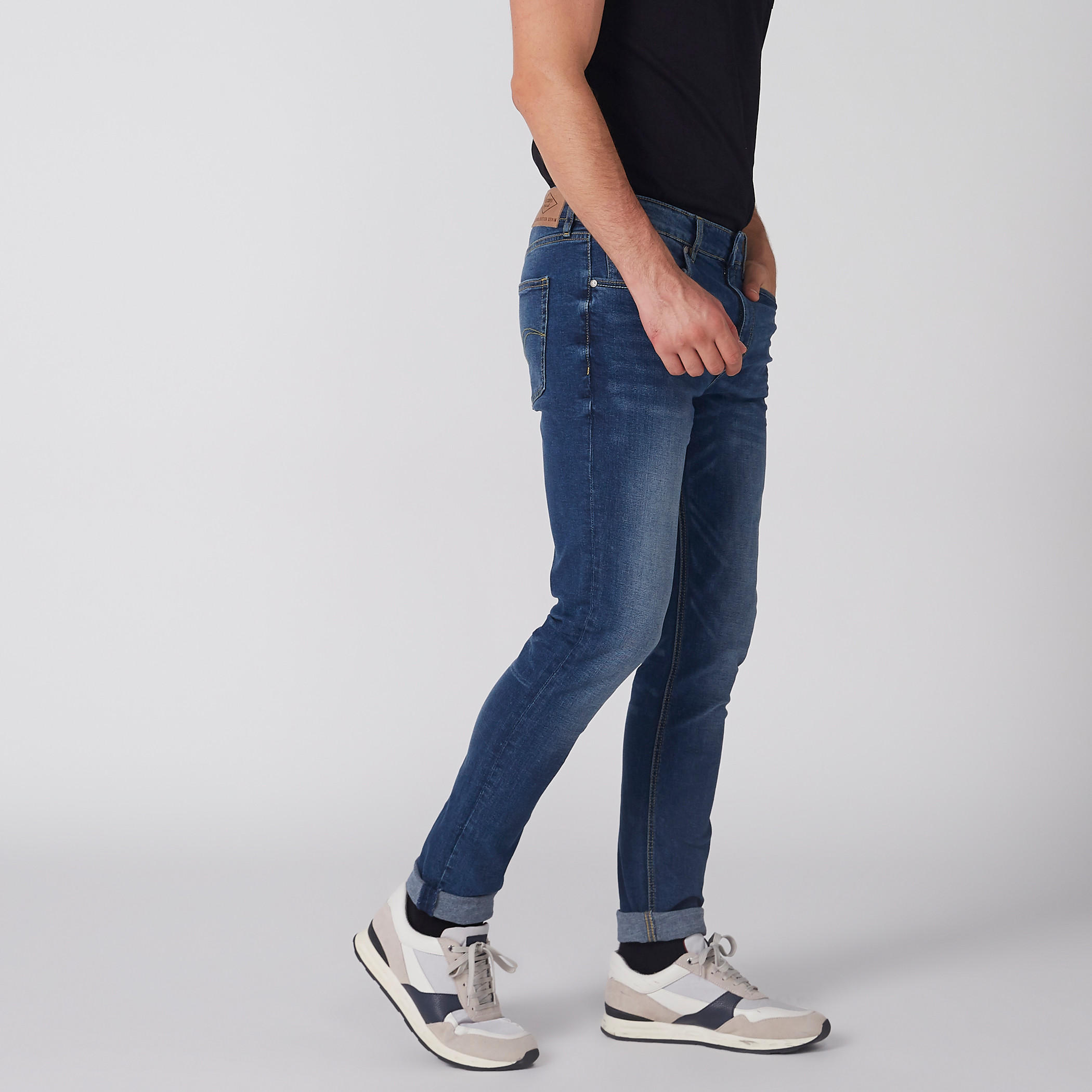 بنطال جينز طويل بزر إغلاق وجيوب-men-clothing-bottoms-jeans-image-4