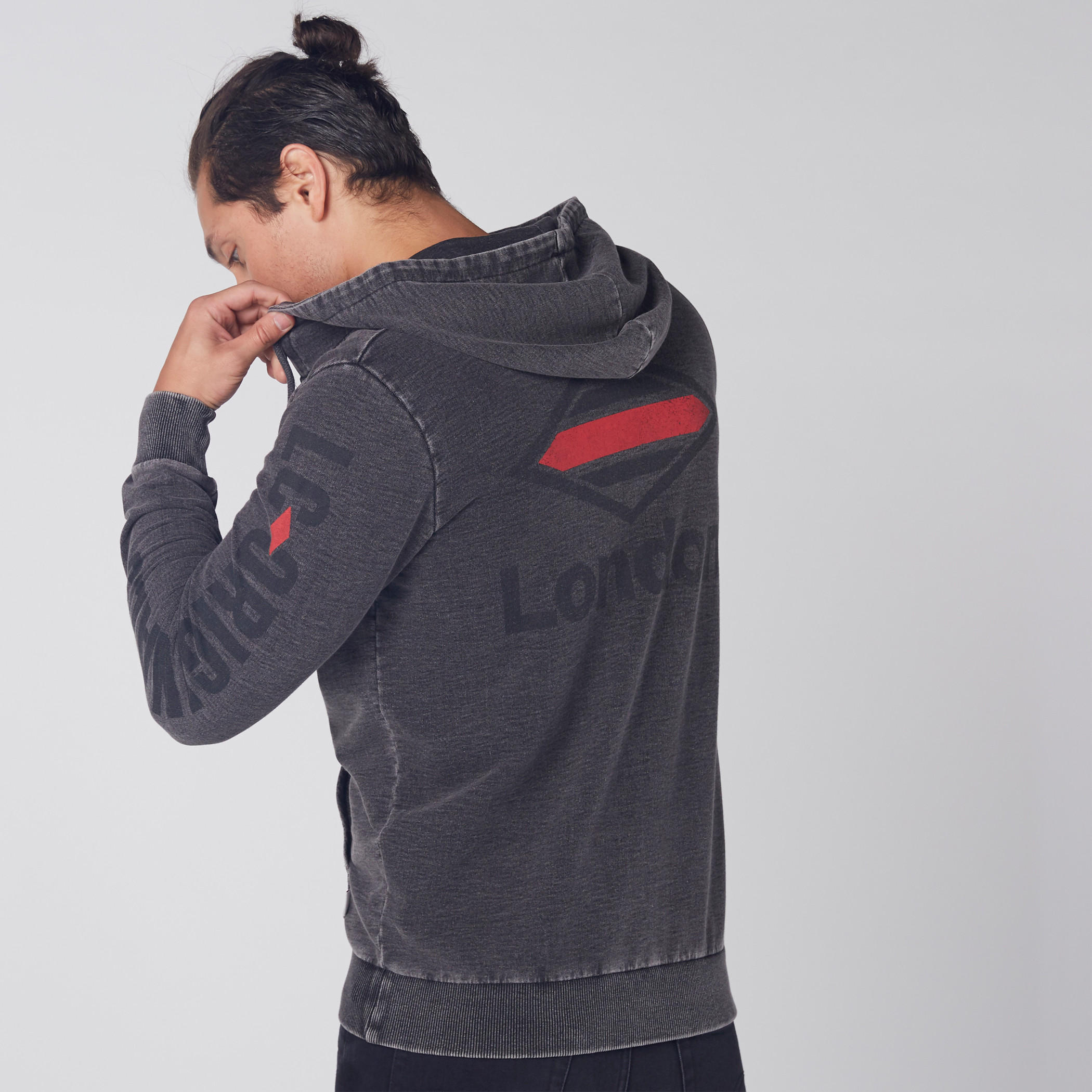 جاكيت بطبعات وأكمام طويلة وقبعة-men-winterwear-hoodiesandsweatshirts-image-2