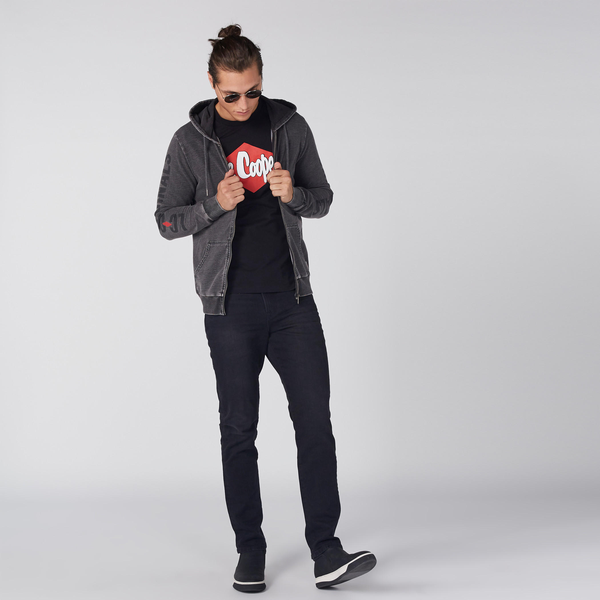 جاكيت بطبعات وأكمام طويلة وقبعة-men-winterwear-hoodiesandsweatshirts-image-1