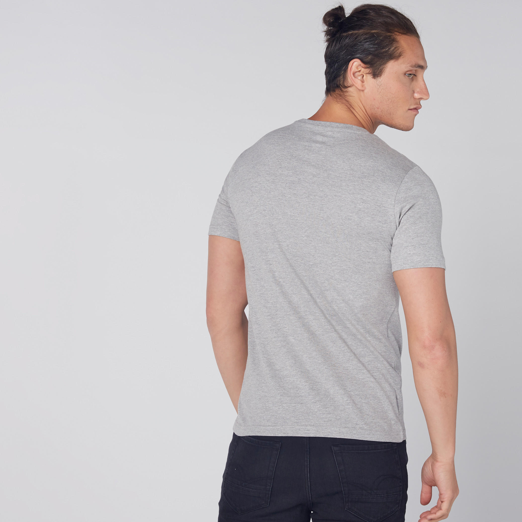 تيشيرت مطبوع بياقة ضيقة وأكمام قصيرة-men-clothing-tshirtsandpolos-tshirts-image-2