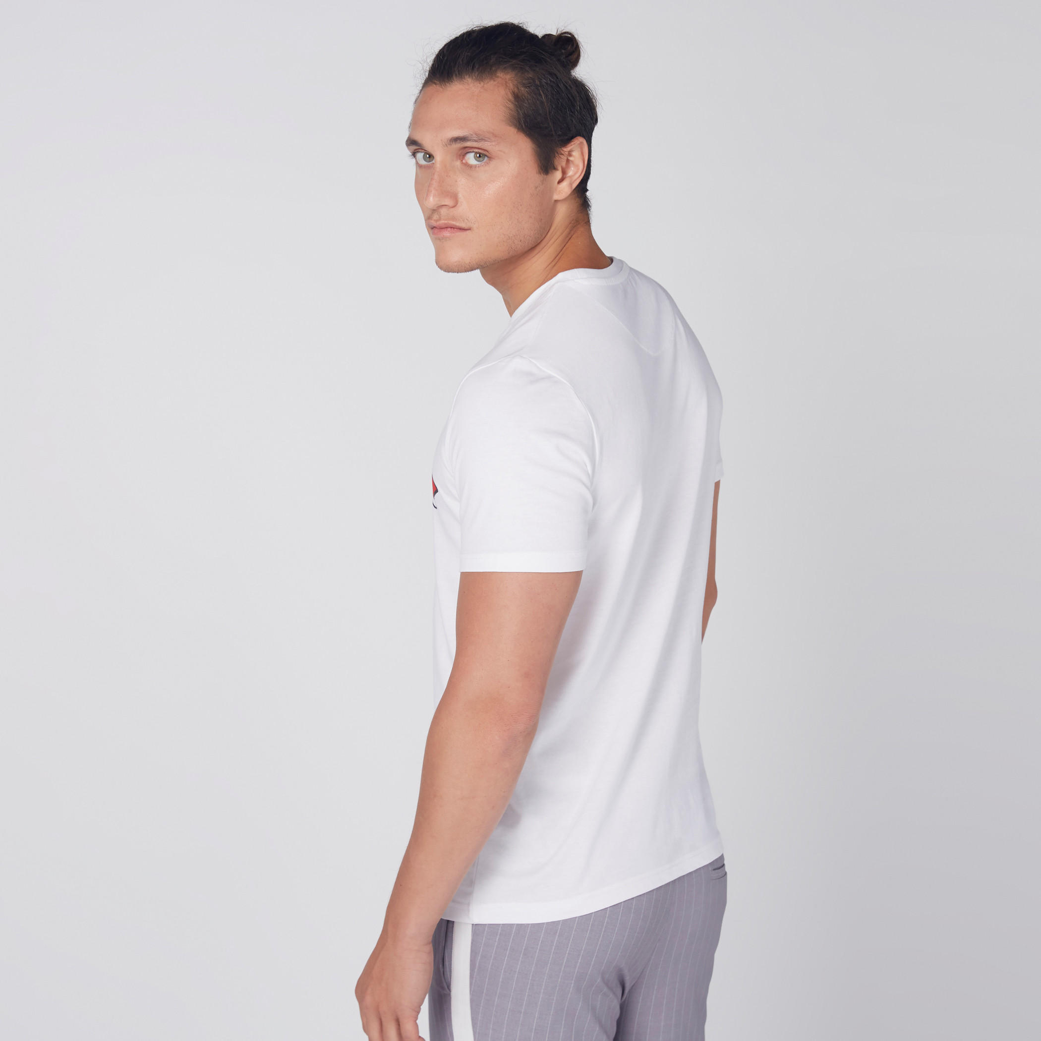 تيشيرت مطبوع بياقة ضيقة وأكمام قصيرة-men-clothing-tshirtsandpolos-tshirts-image-5
